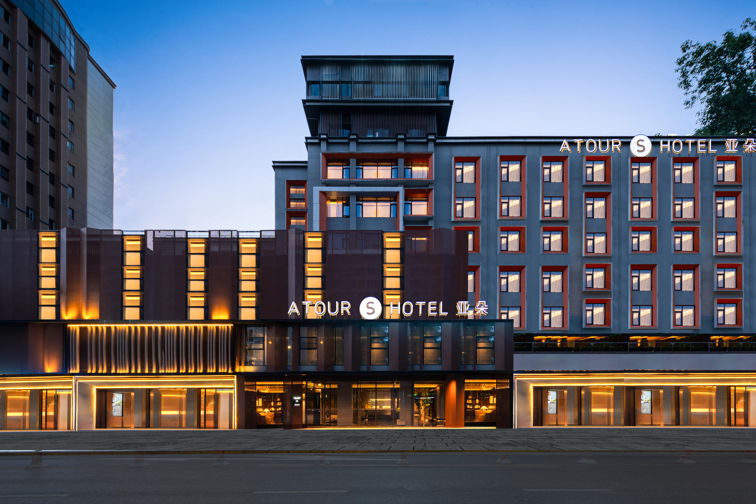 成都华西医院省体育馆地铁站亚朵S酒店