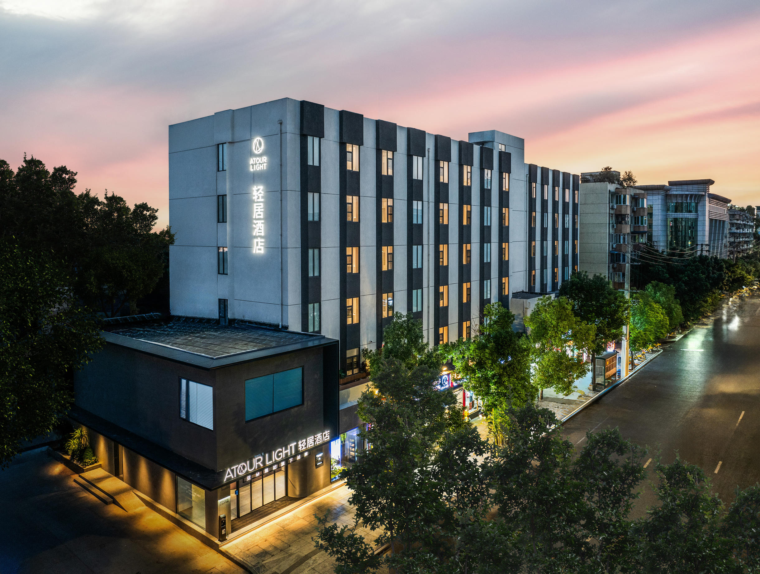 成都玉林路倪家桥地铁站轻居酒店