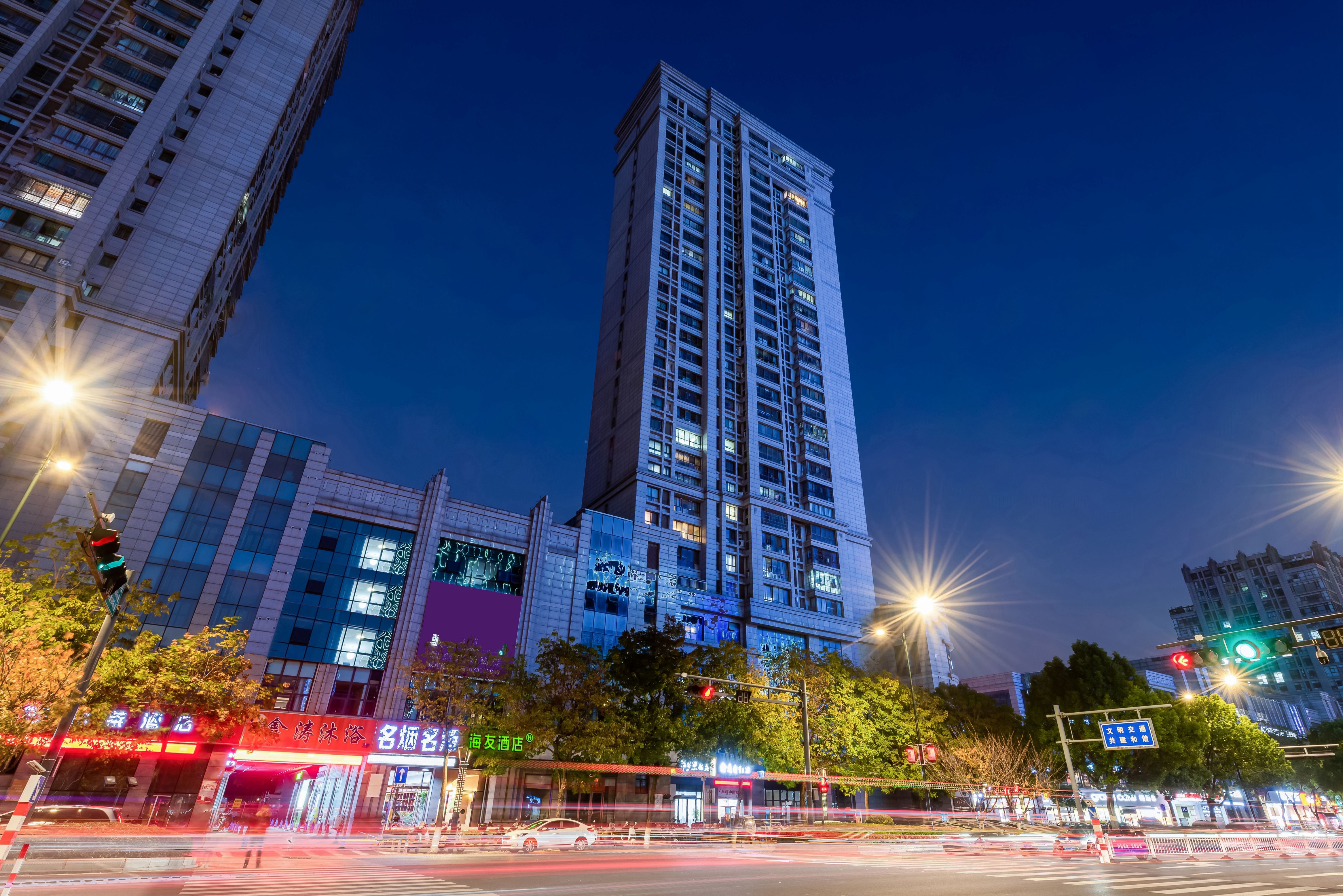 汉庭盐城市政府金鹰聚龙湖酒店