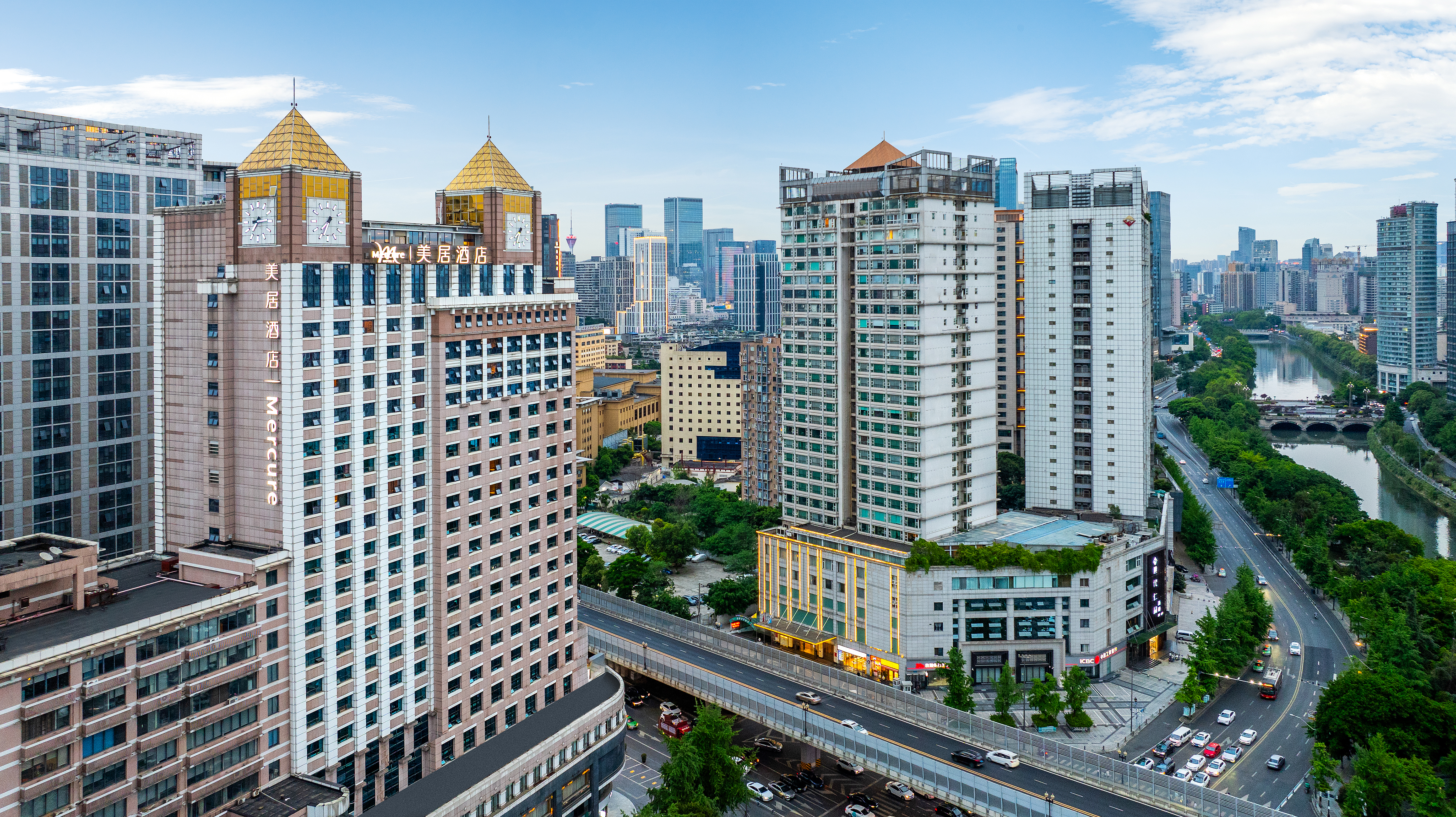 成都天府广场美居酒店