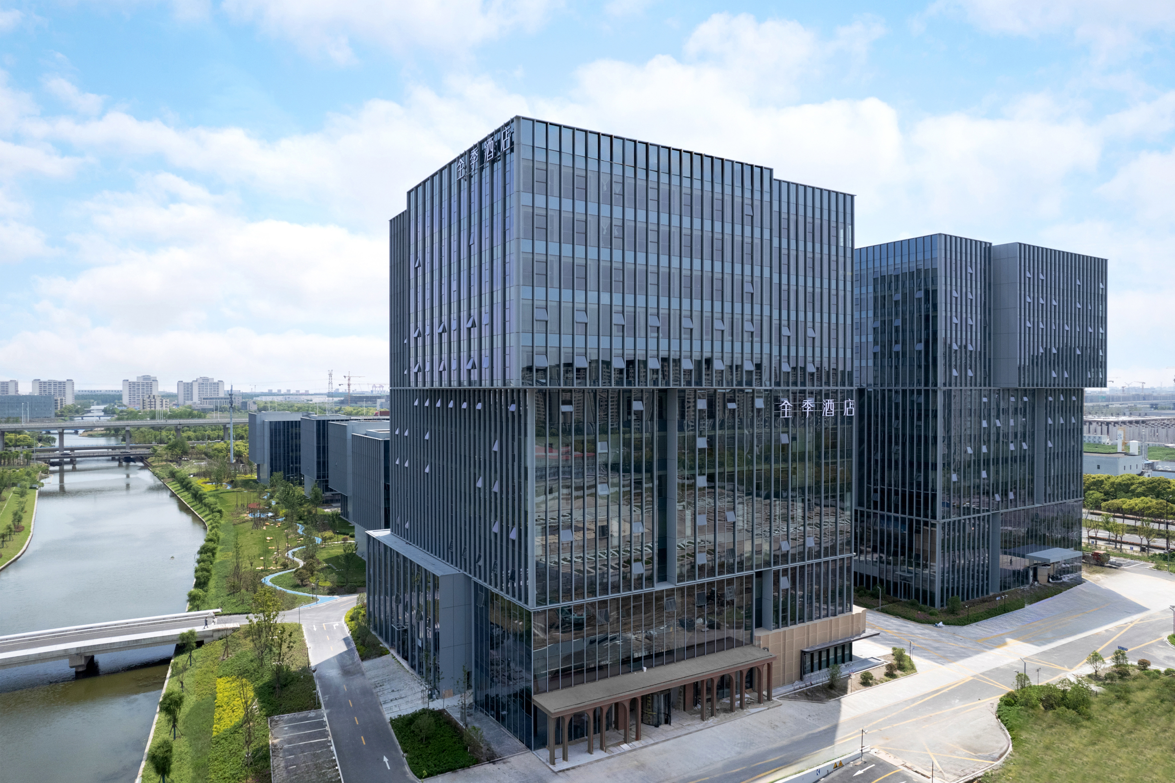 全季上海临港新城万达广场酒店