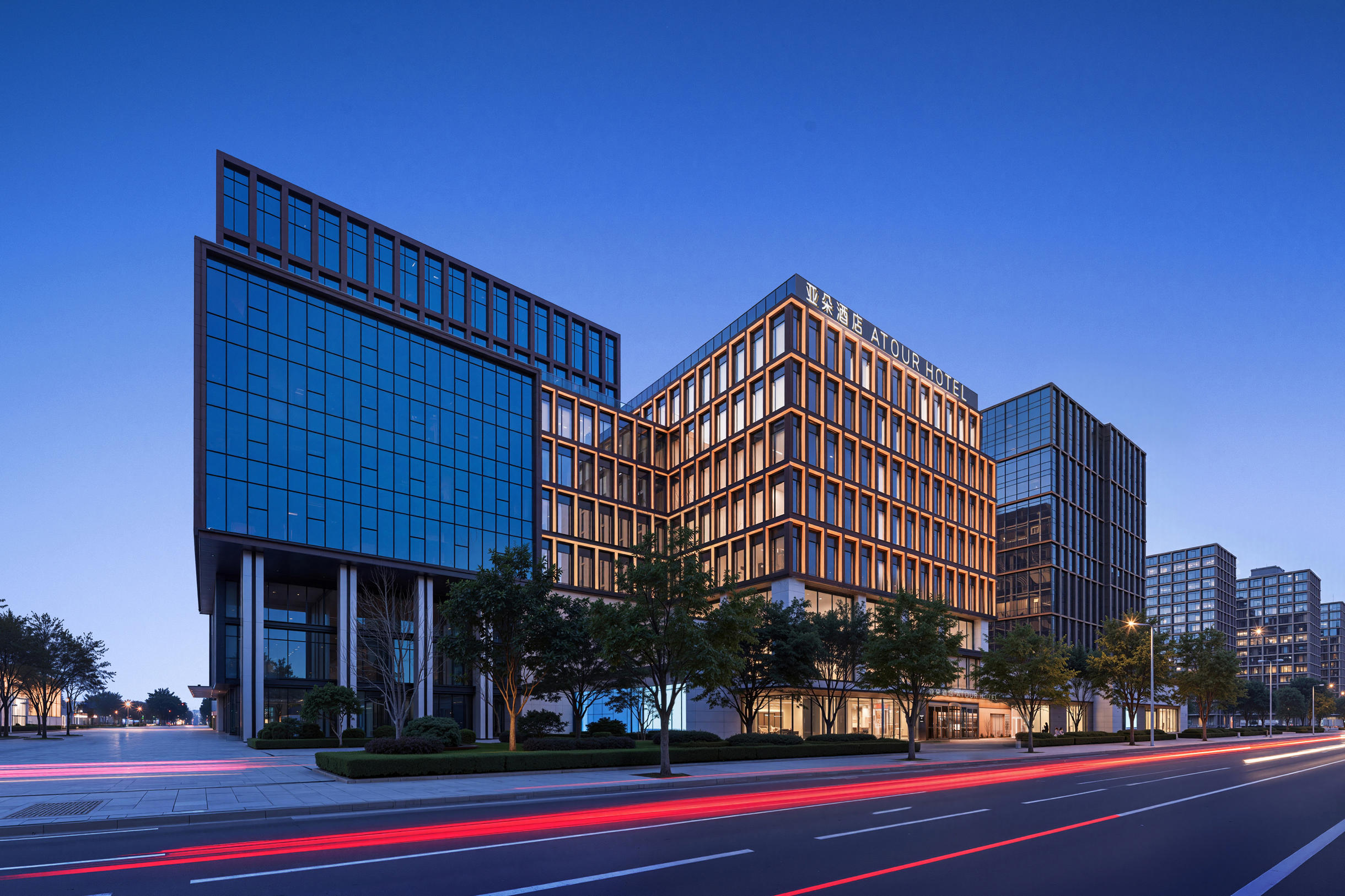 郑州北龙湖金融中心清华附中亚朵酒店