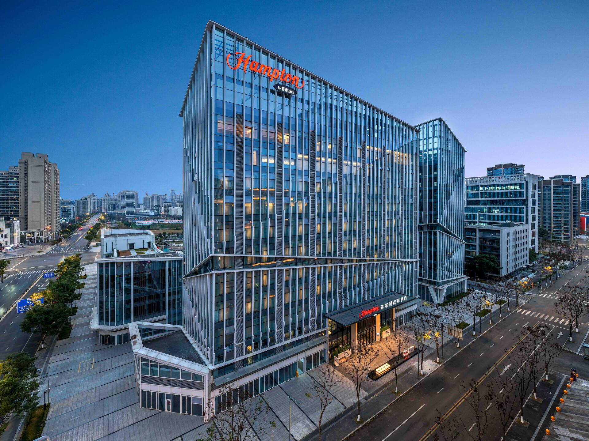 成都新通大道地铁站希尔顿欢朋酒店