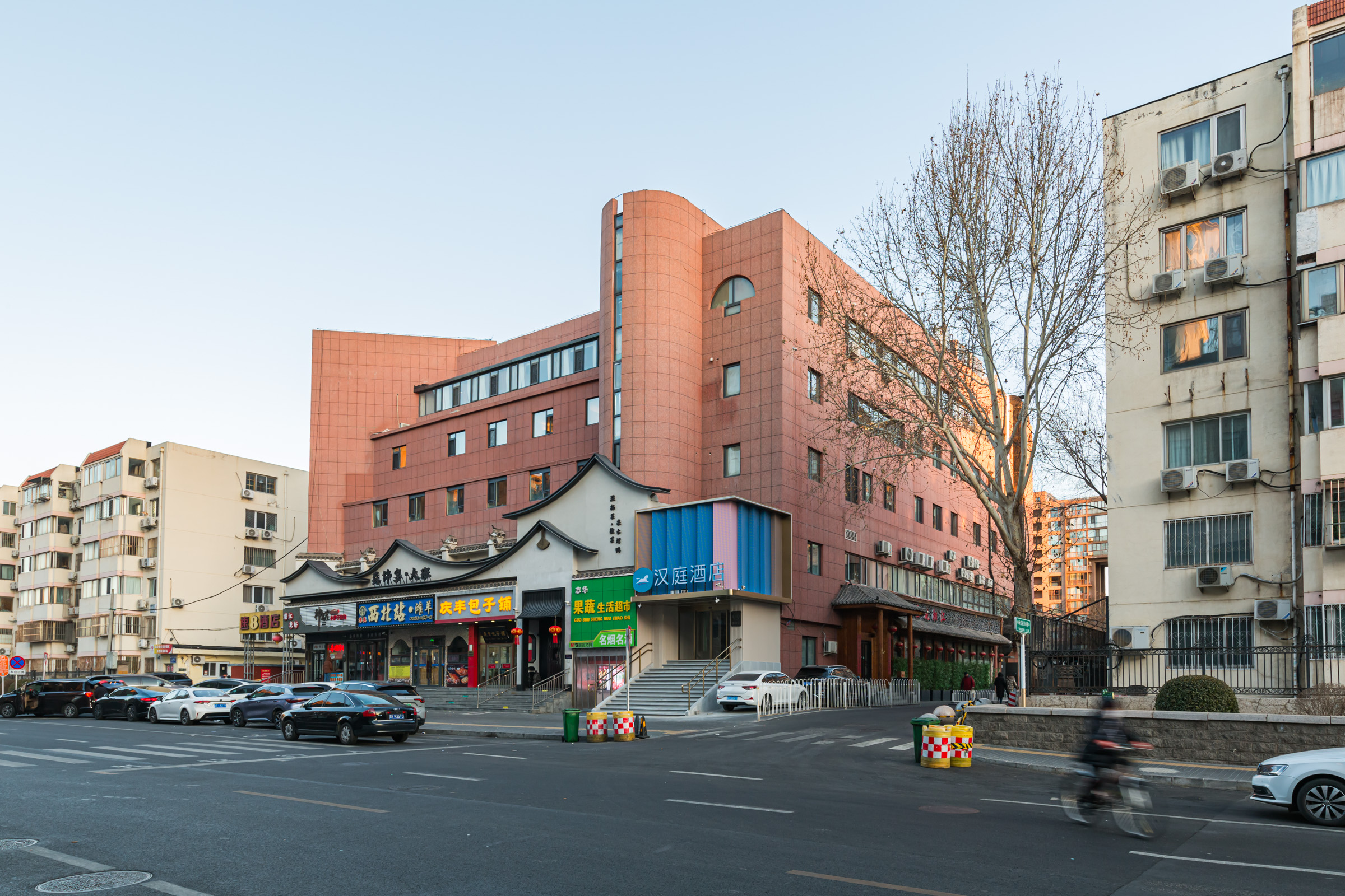 汉庭北京五棵松五路居地铁站酒店（原定慧桥五路居地铁站酒店）