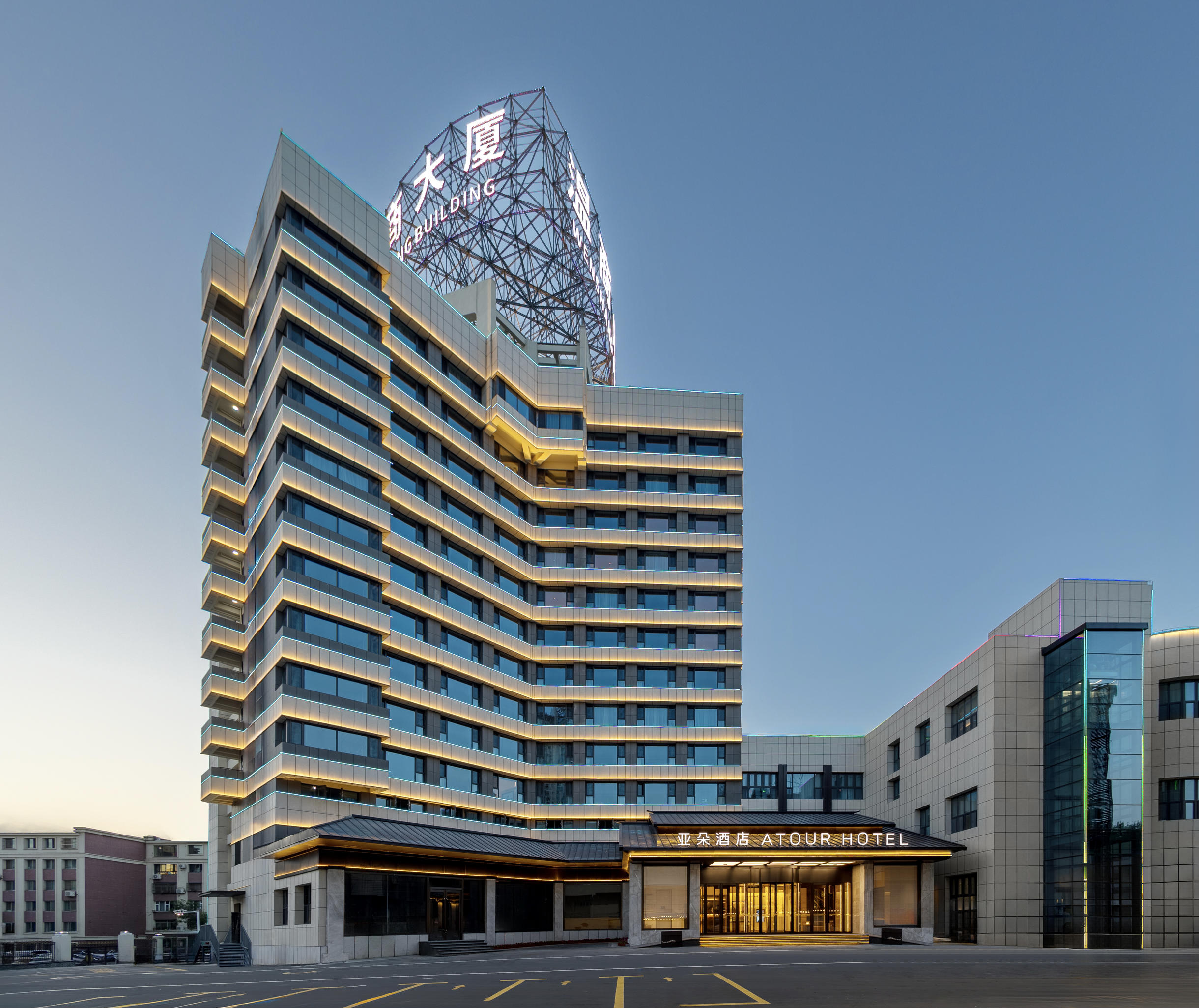 石河子步行街西环路亚朵酒店