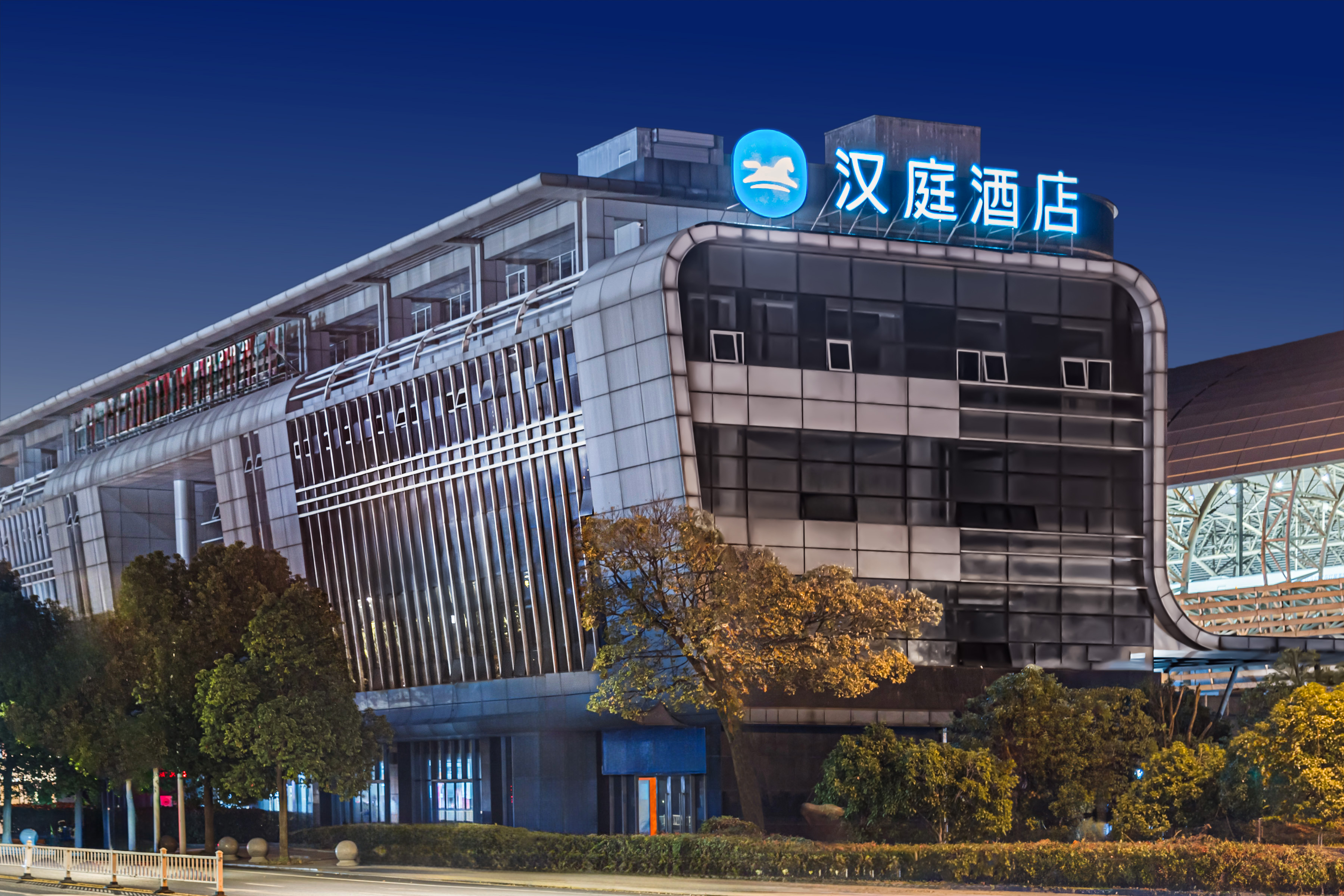 汉庭镇江南站站前路酒店