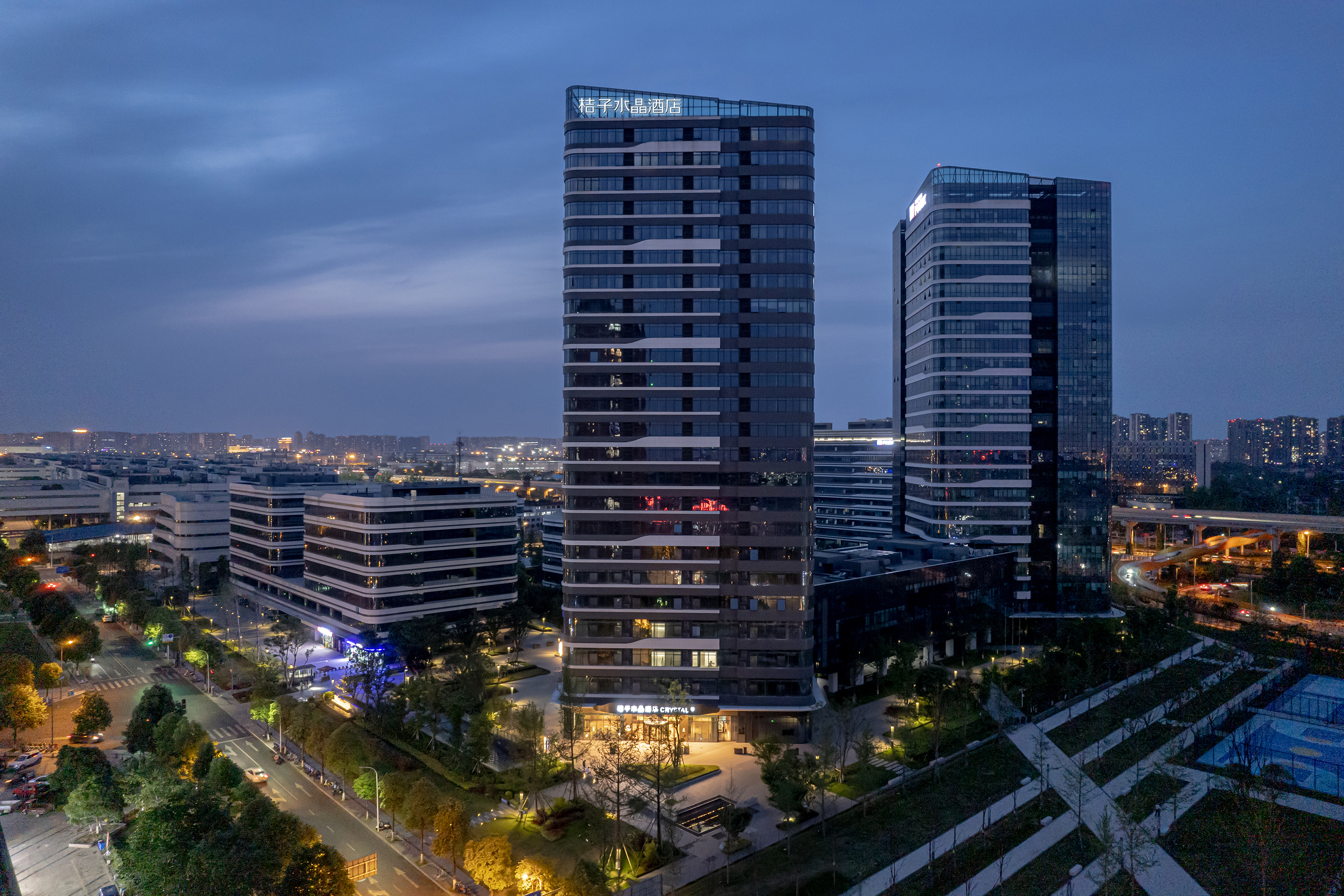 成都高新电子科大桔子水晶酒店