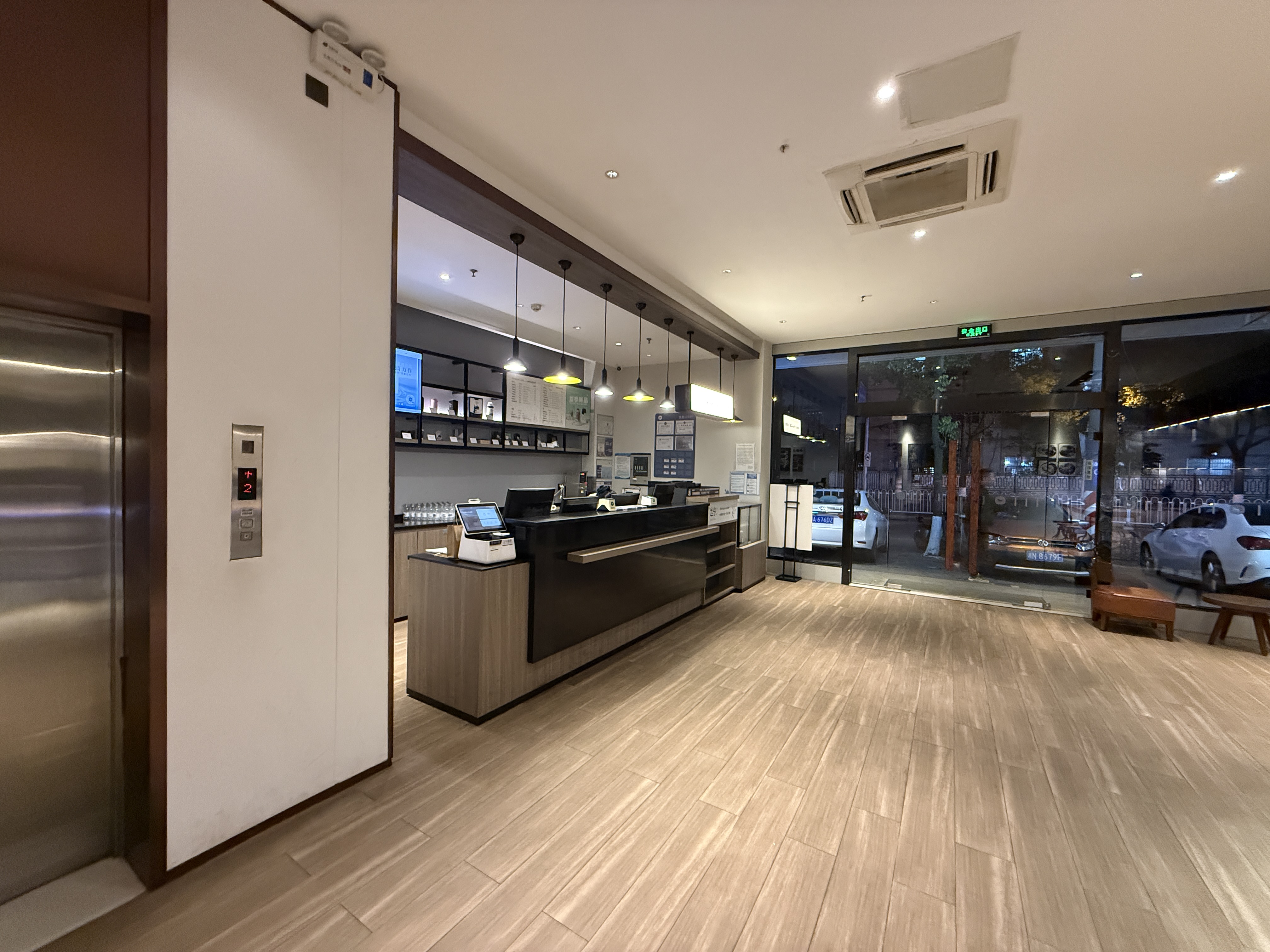 汉庭长沙梅溪湖东地铁站酒店