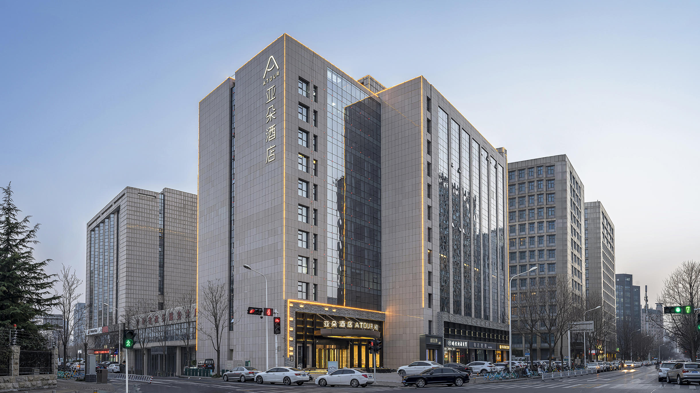 郑州东站省政府亚朵酒店