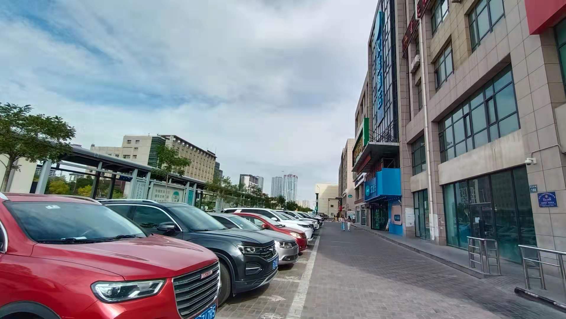 汉庭银川怀远夜市酒店