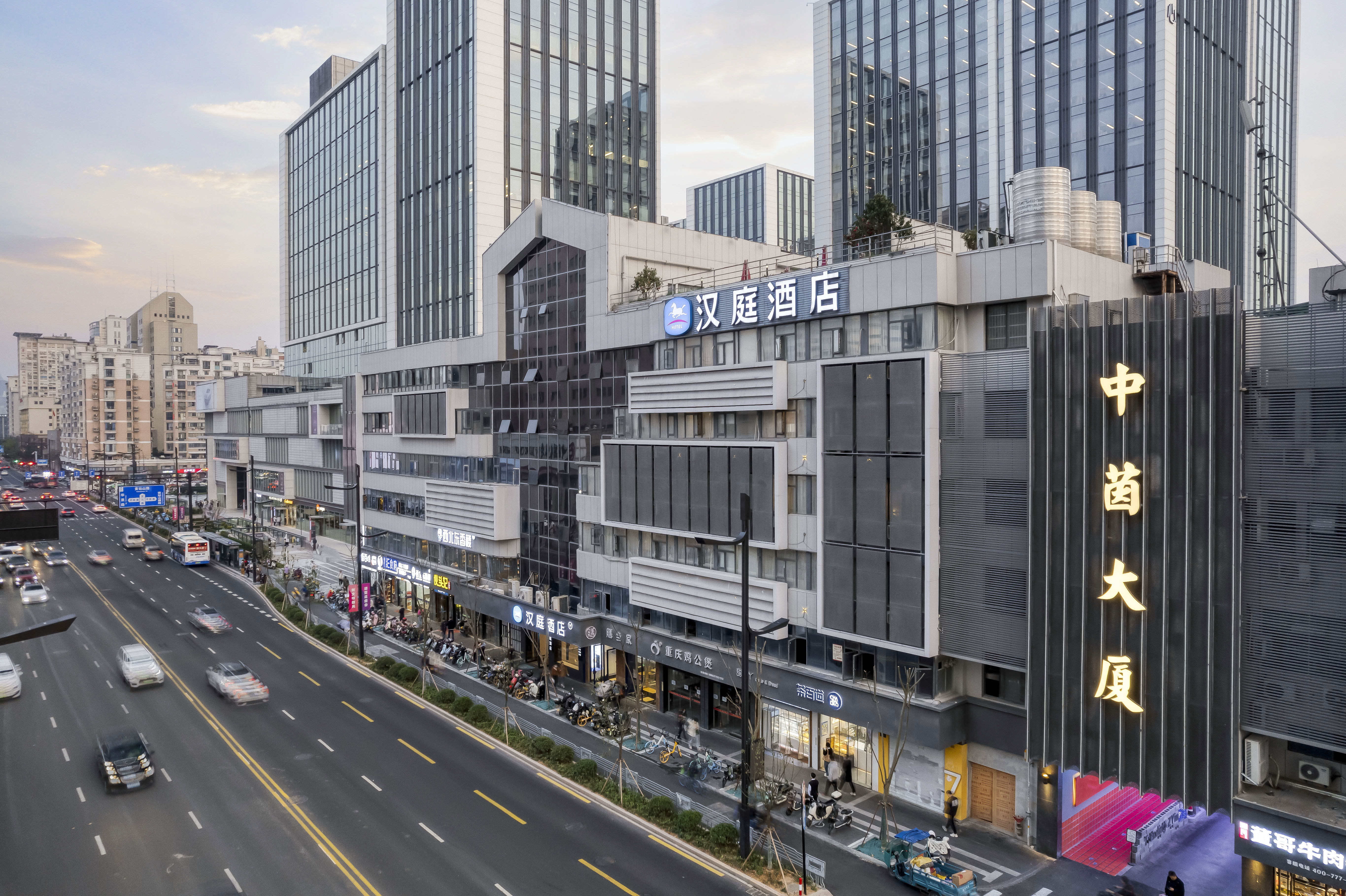 汉庭杭州文三路地铁站酒店（原黄龙万科中心店)