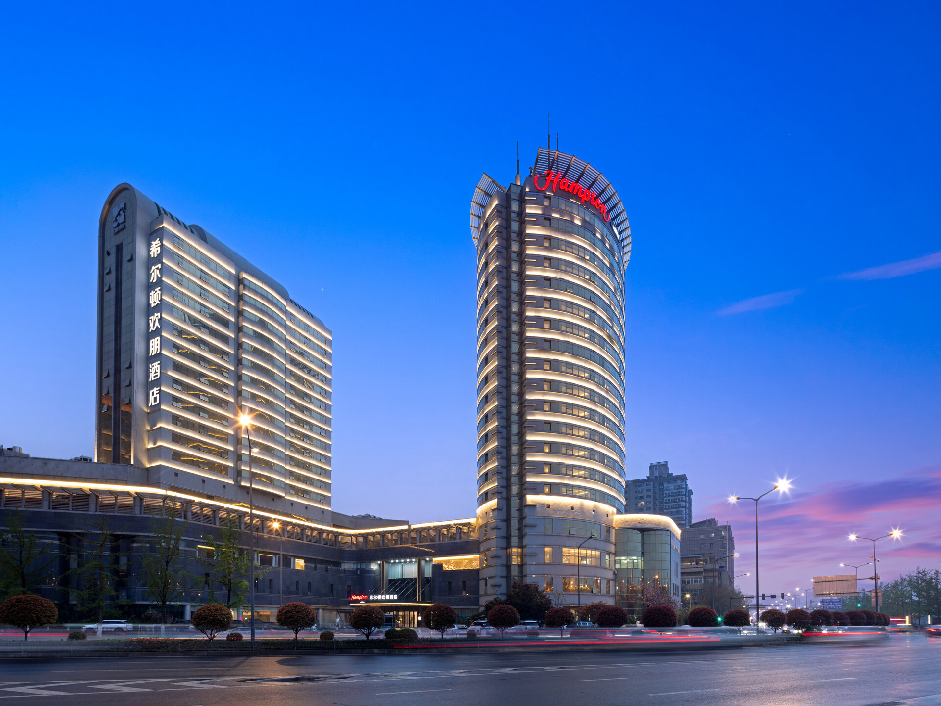 西安南门古城墙希尔顿欢朋酒店