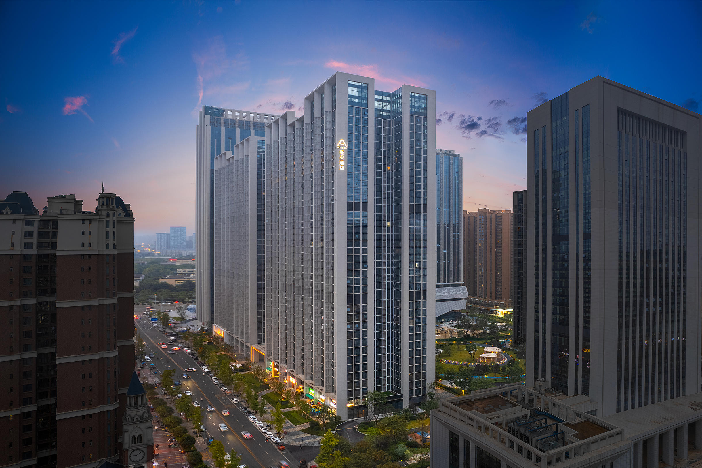 成都天府新区二江寺地铁站亚朵酒店