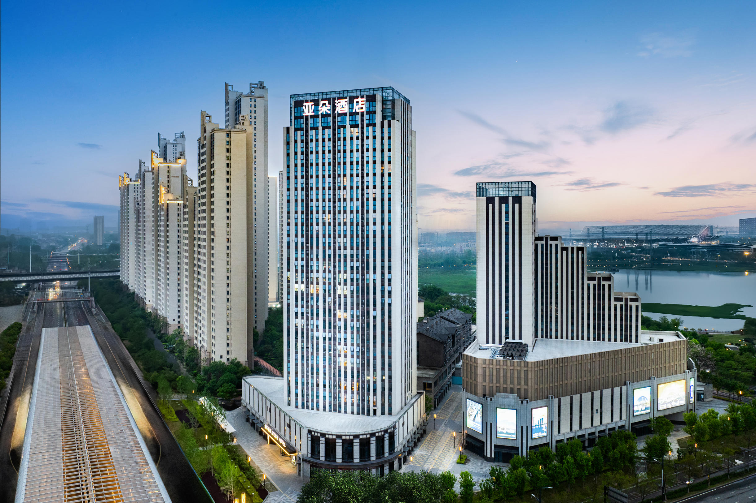 武汉高铁站杨春湖亚朵酒店