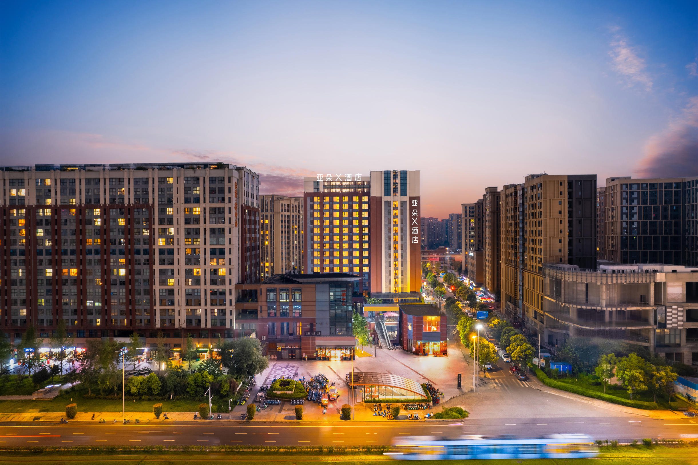 成都犀浦西南交大亚朵X酒店