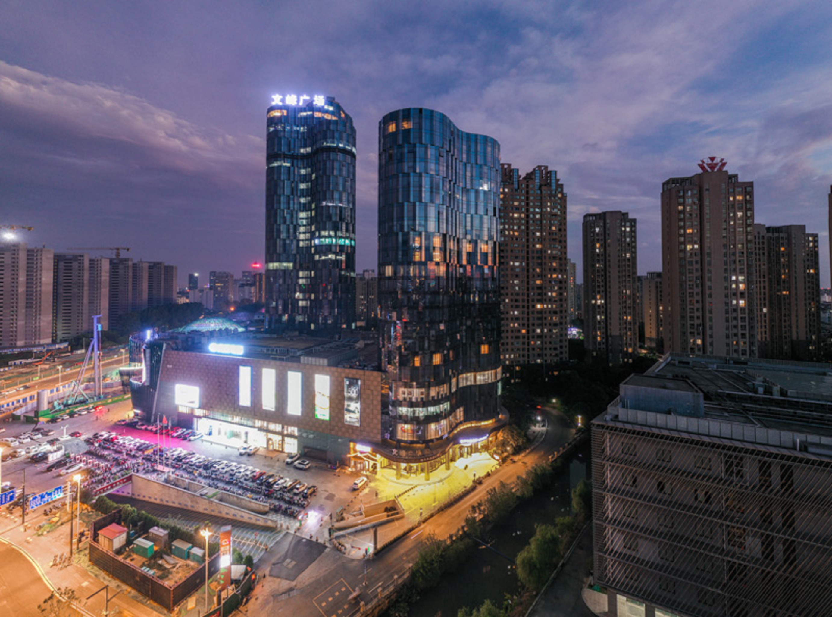 南通文峰广场桔子水晶酒店