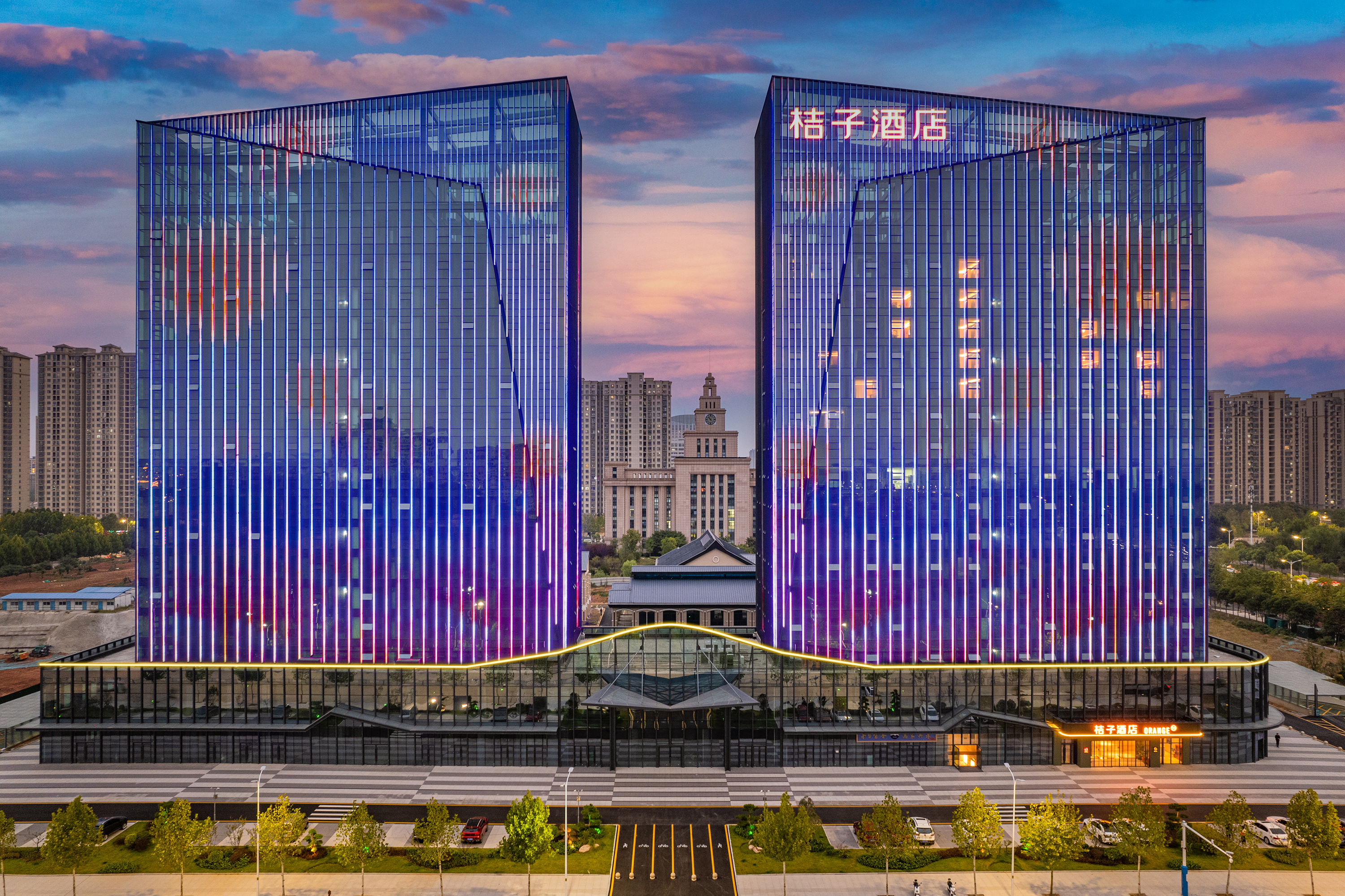 桔子信阳东站大信广场酒店