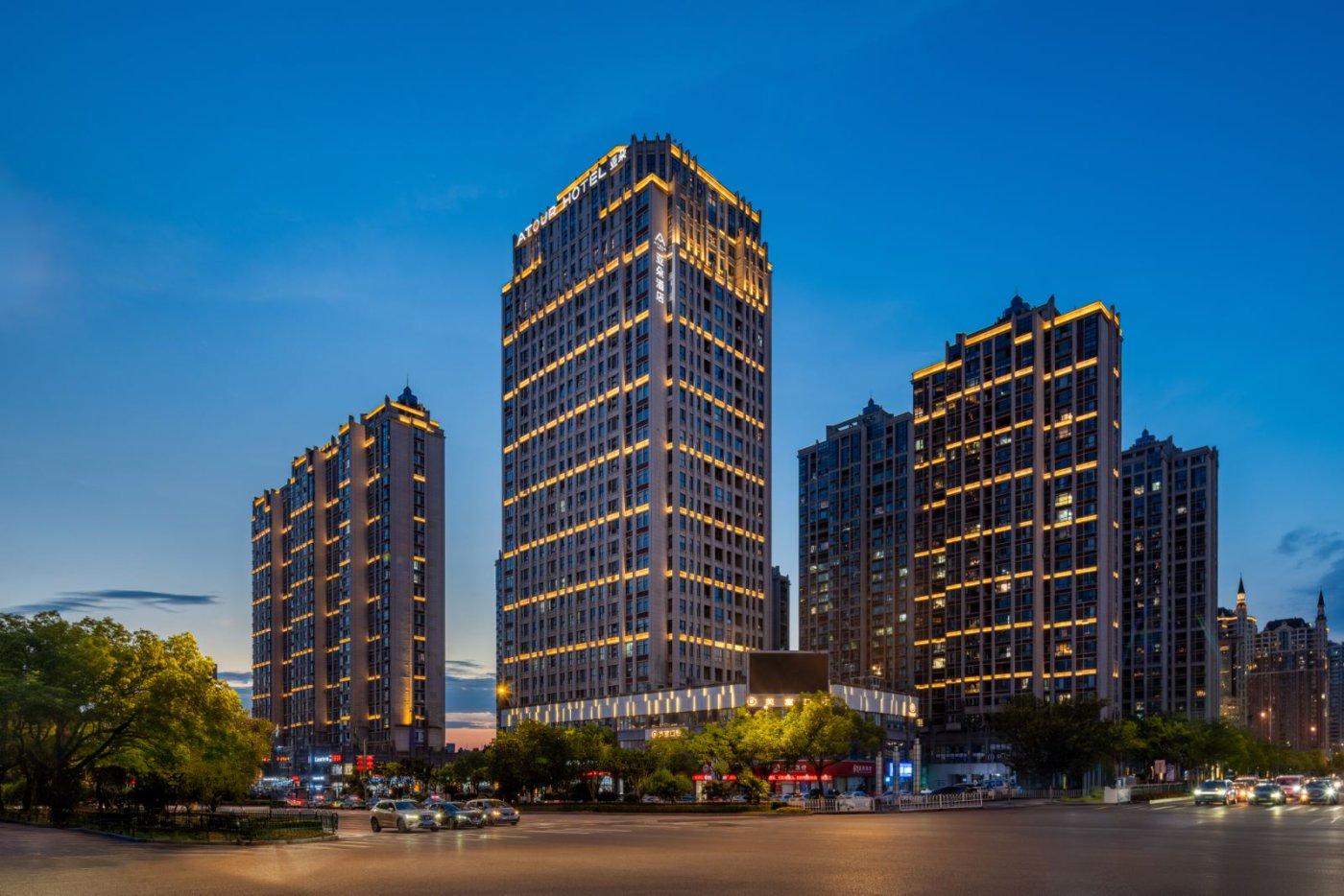 上饶站凤凰中大道亚朵酒店