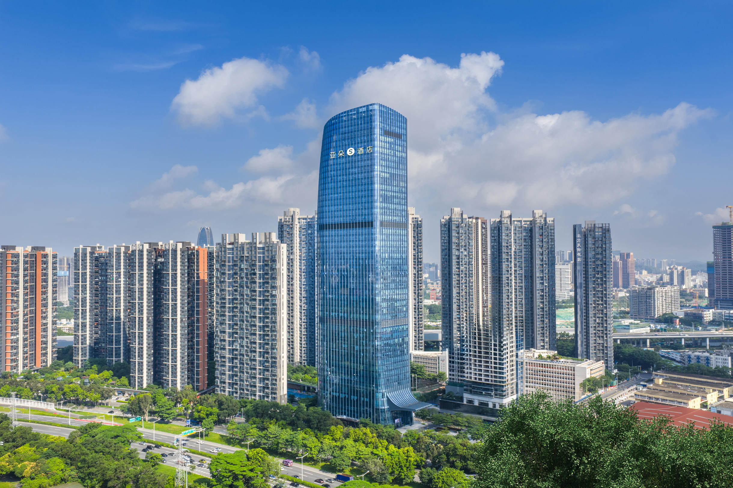 深圳南山豪方天际亚朵S酒店