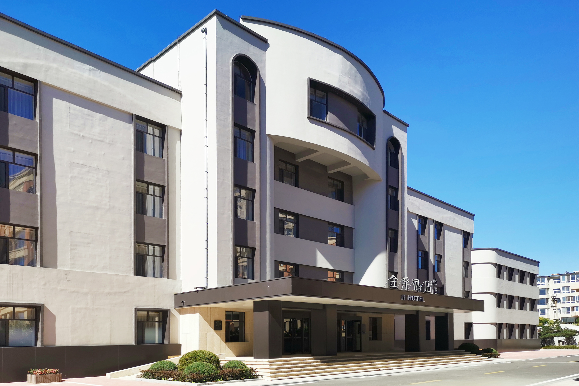 全季辽宁朝阳站酒店