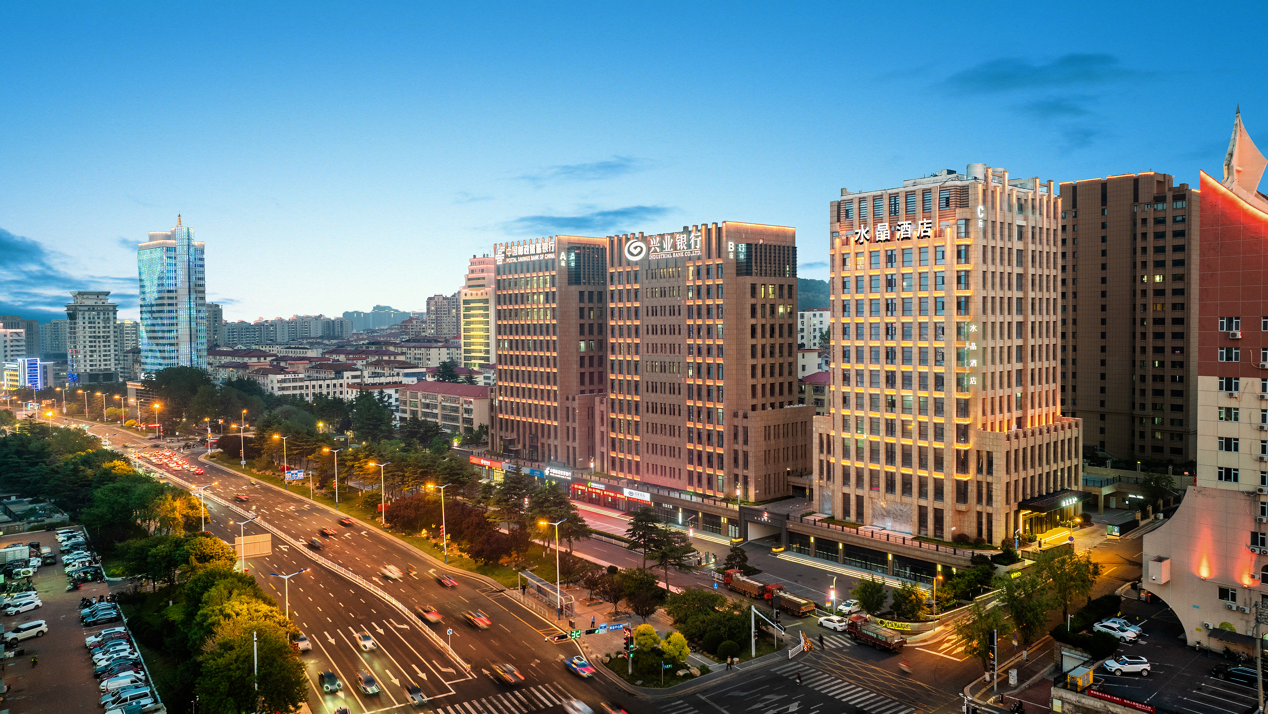 威海幸福门威高广场桔子水晶酒店