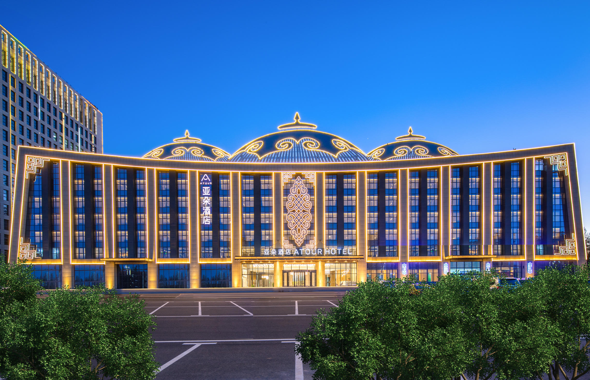 乌兰察布高铁站达尔登大道亚朵酒店