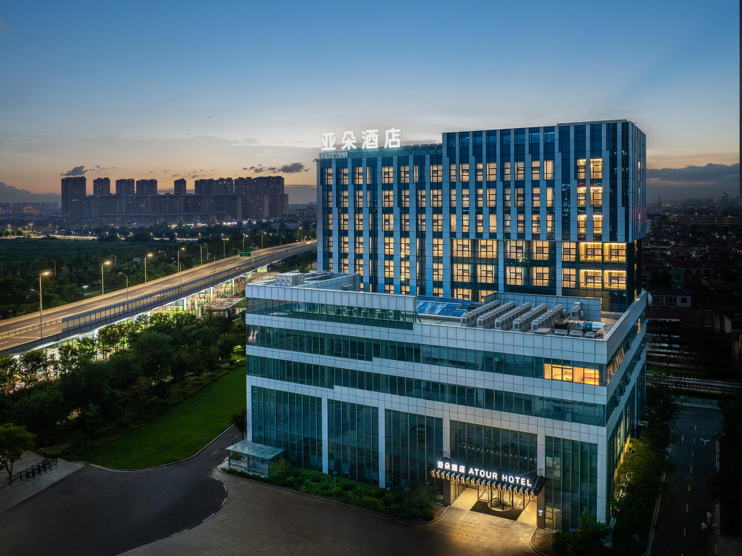 泰州海陵迎春东路亚朵酒店