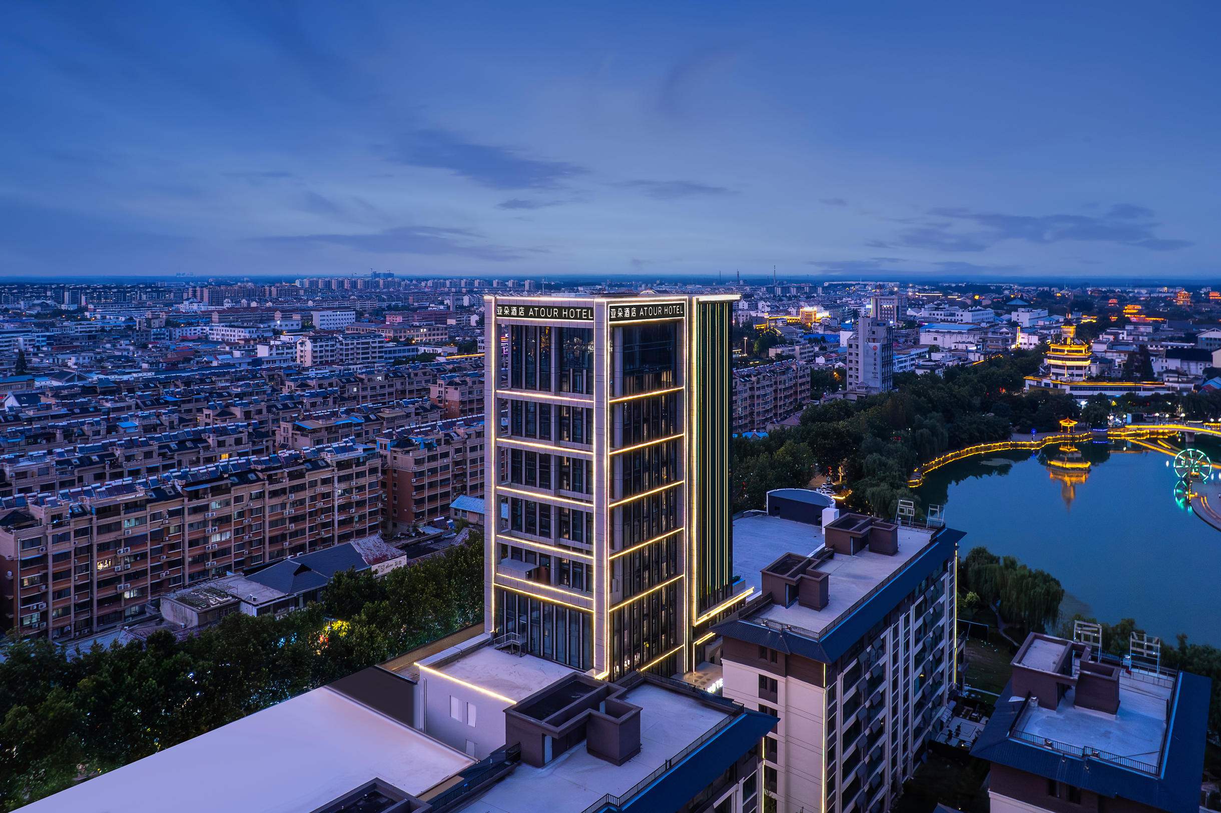 枣庄台儿庄古城华兴路亚朵酒店