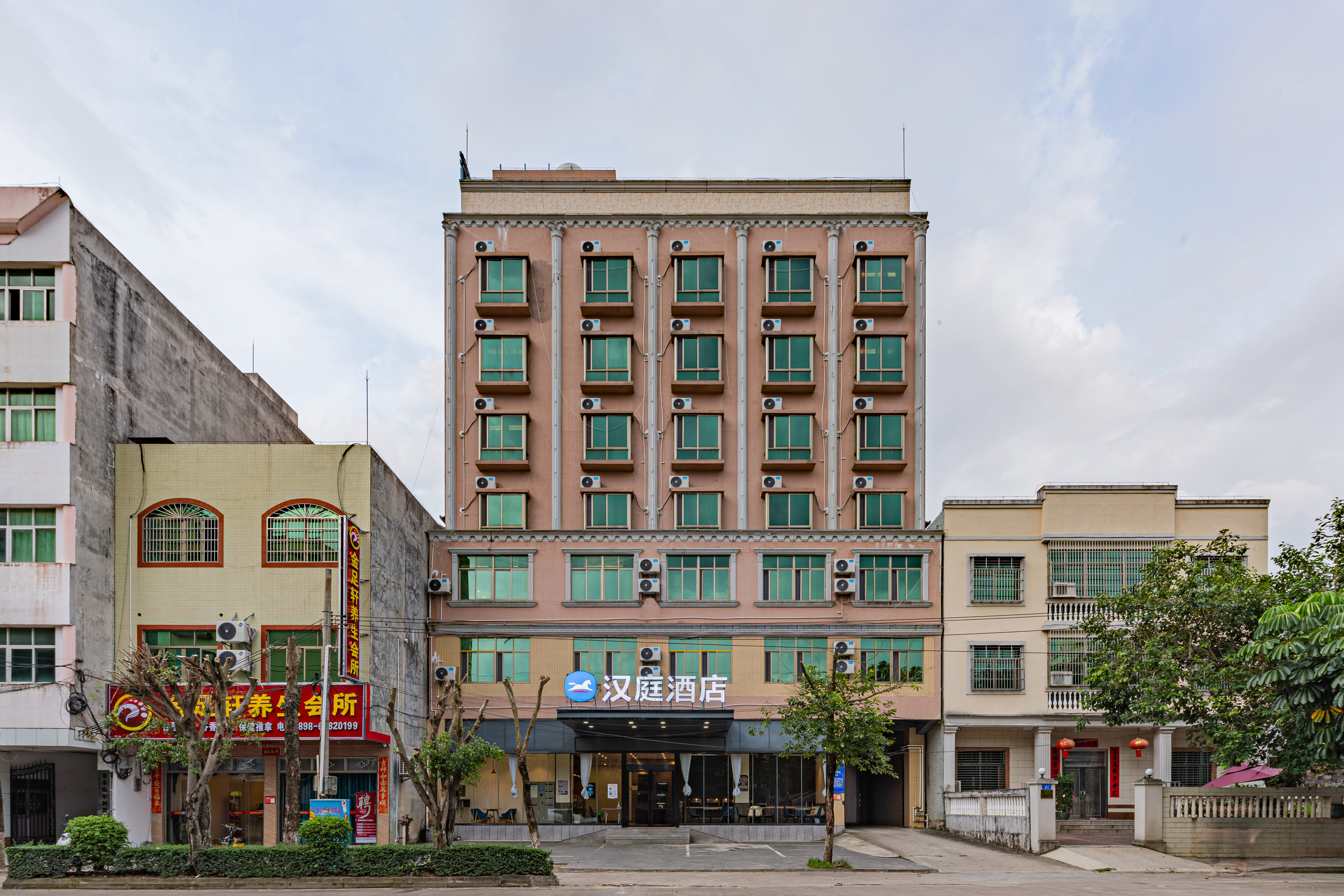 汉庭定安人民医院酒店