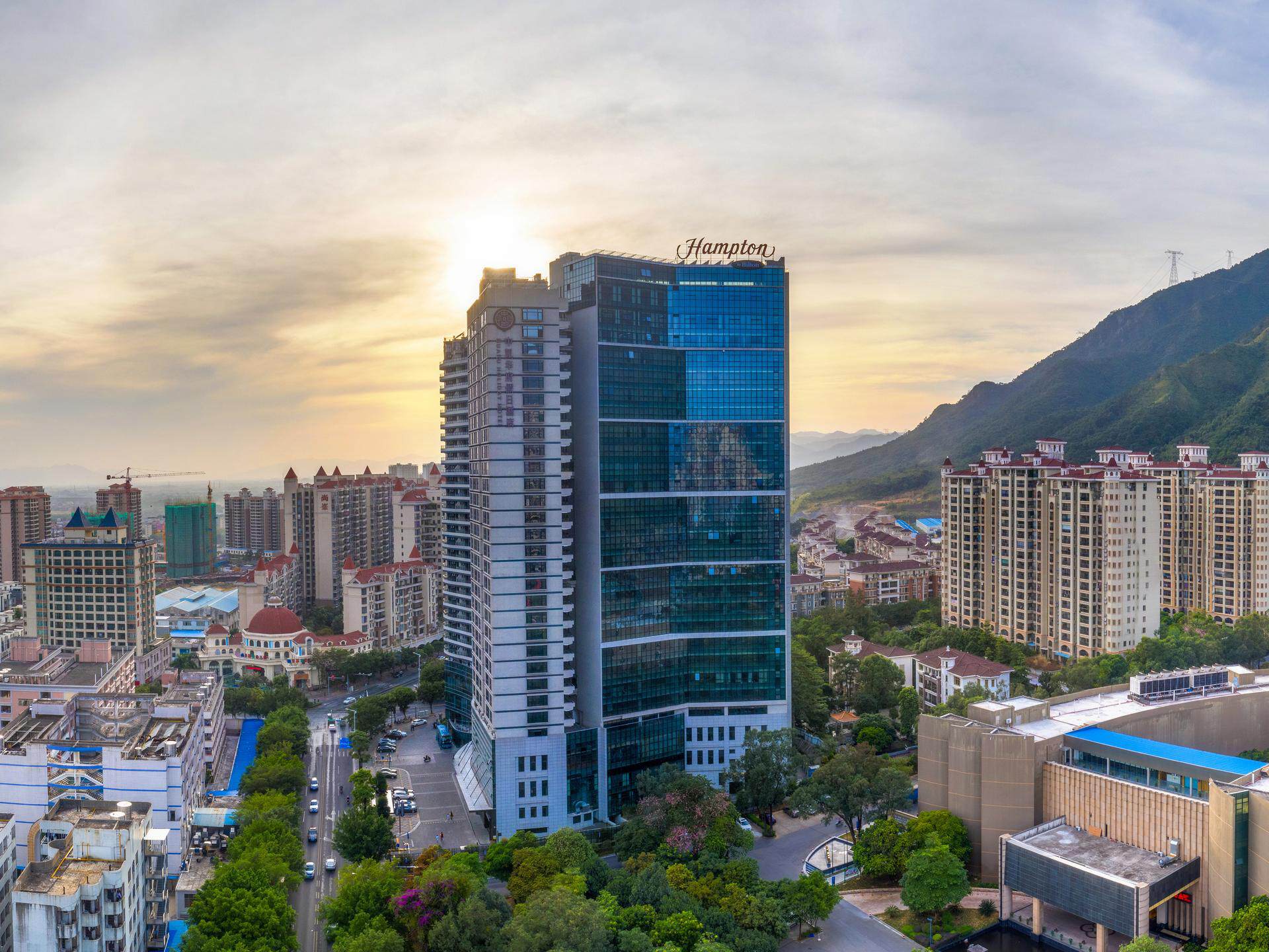 清远清新希尔顿欢朋酒店