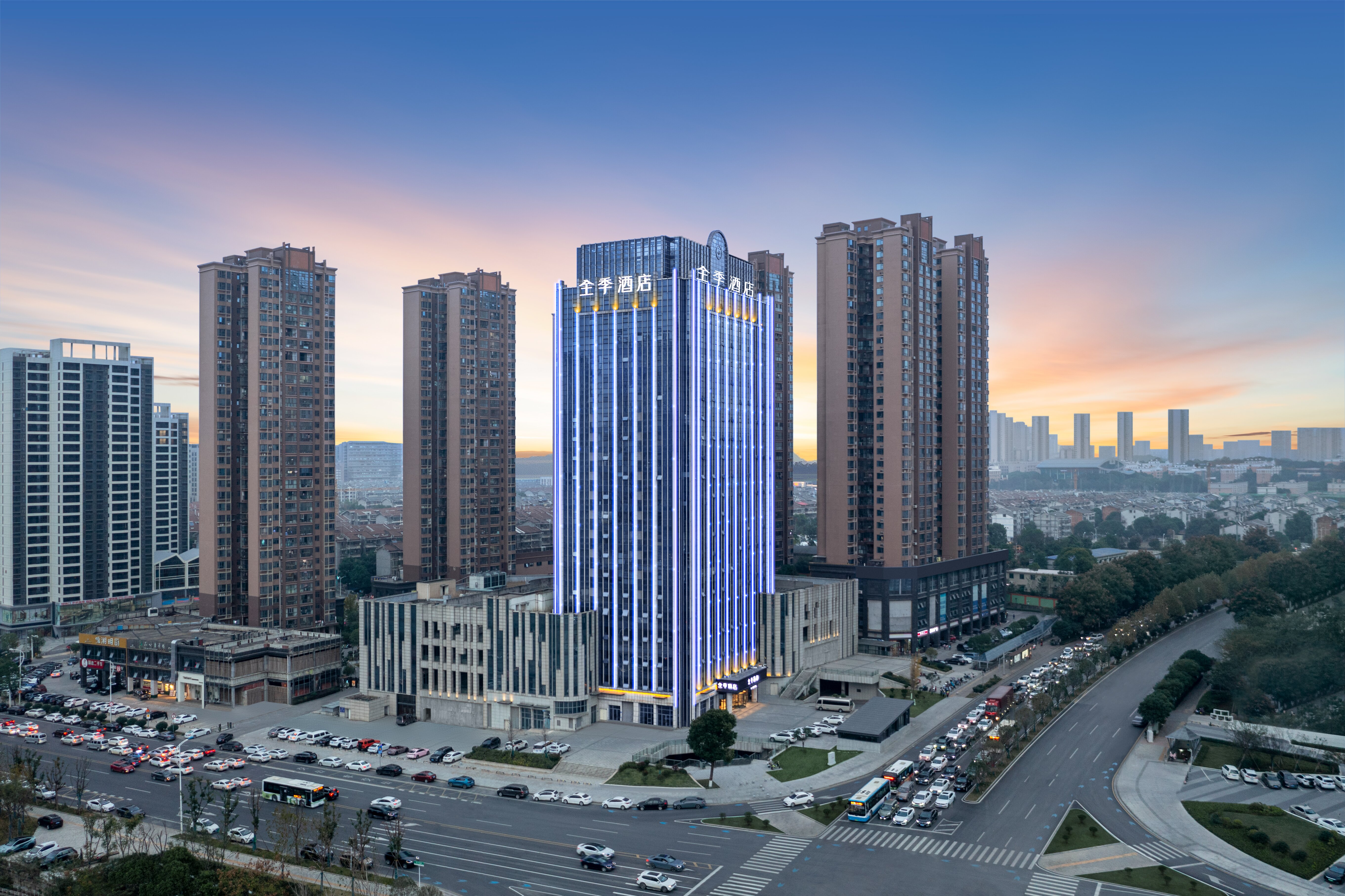 全季长沙麓谷步步高新天地酒店