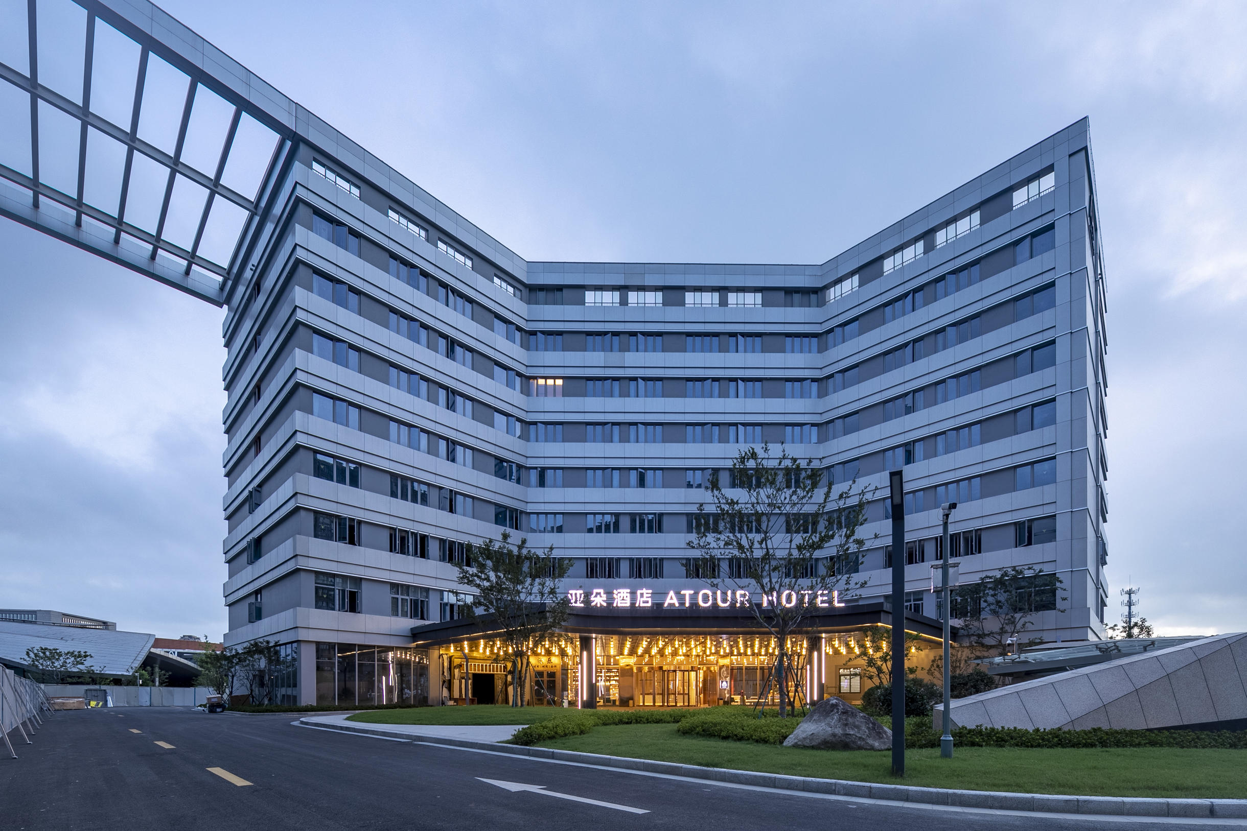 宁波镇海新城望海南路亚朵酒店