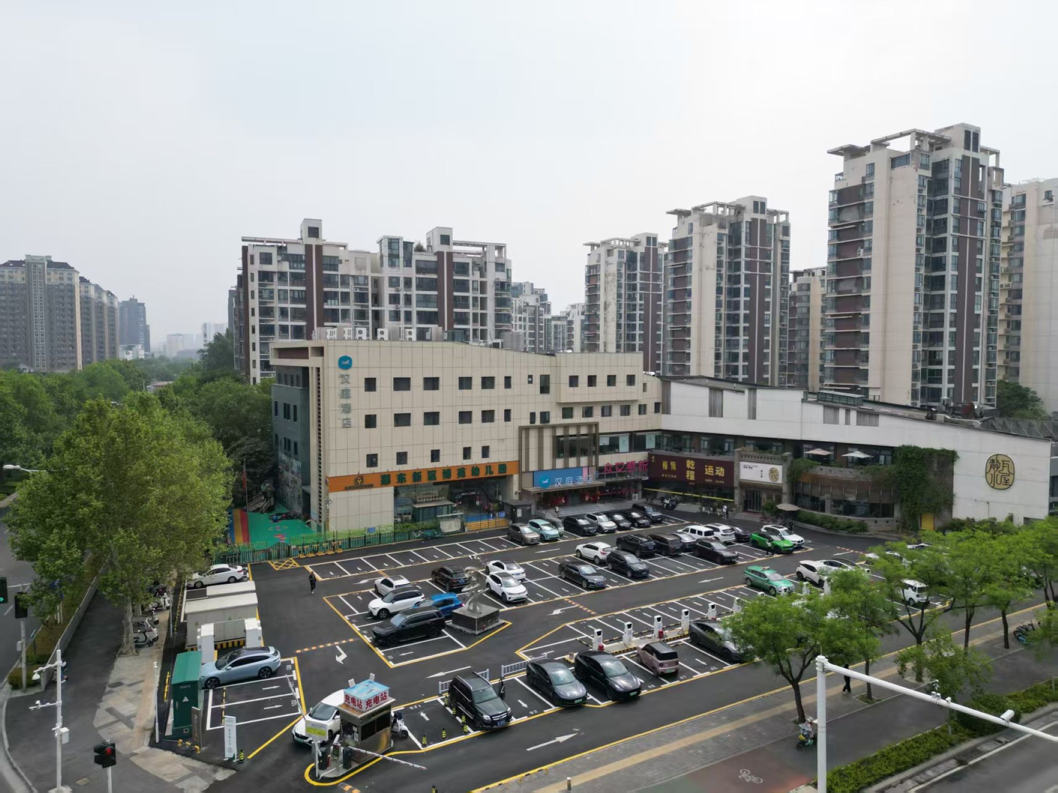 汉庭郑州东站省政府酒店