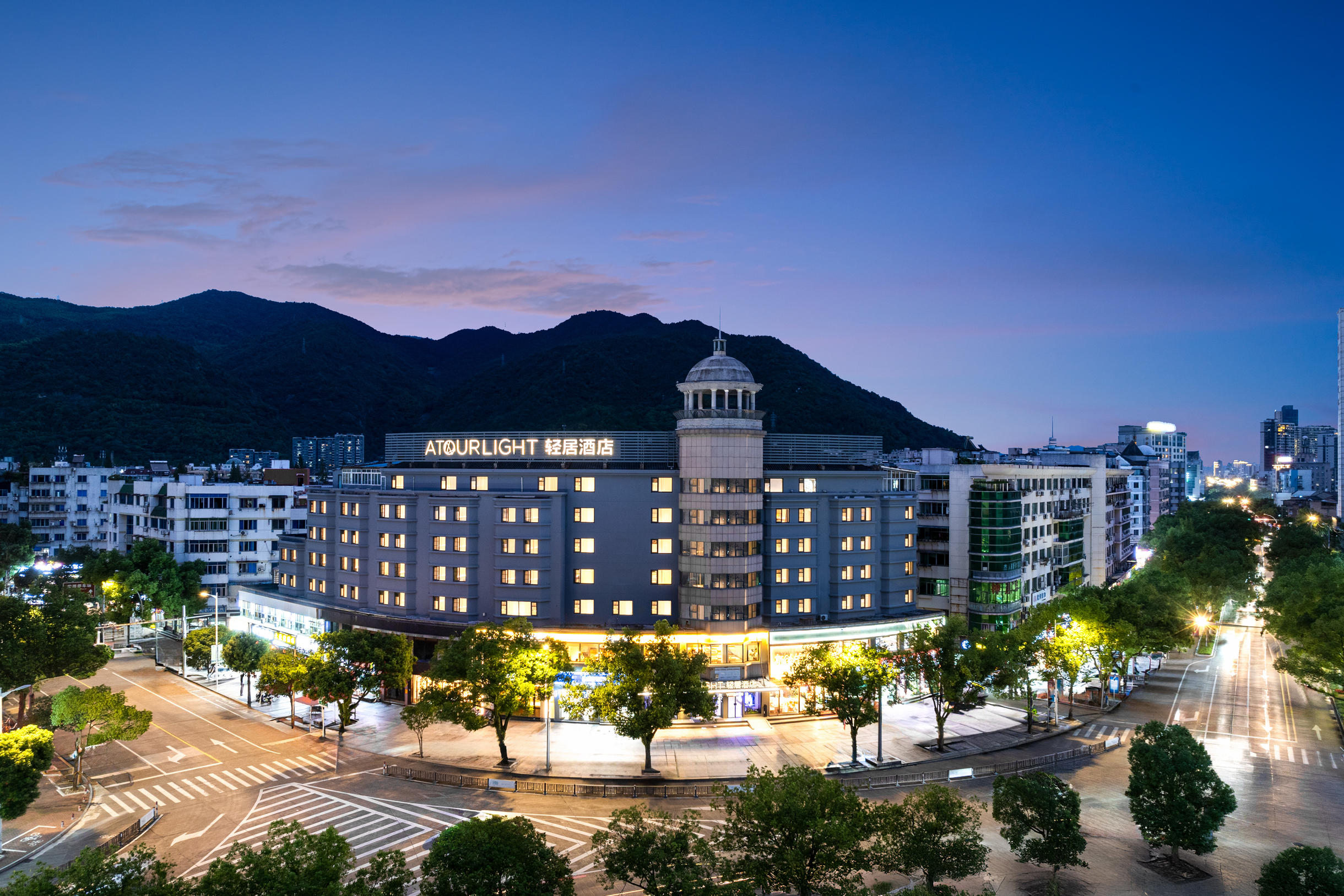 台州临海紫阳街崇和门轻居酒店