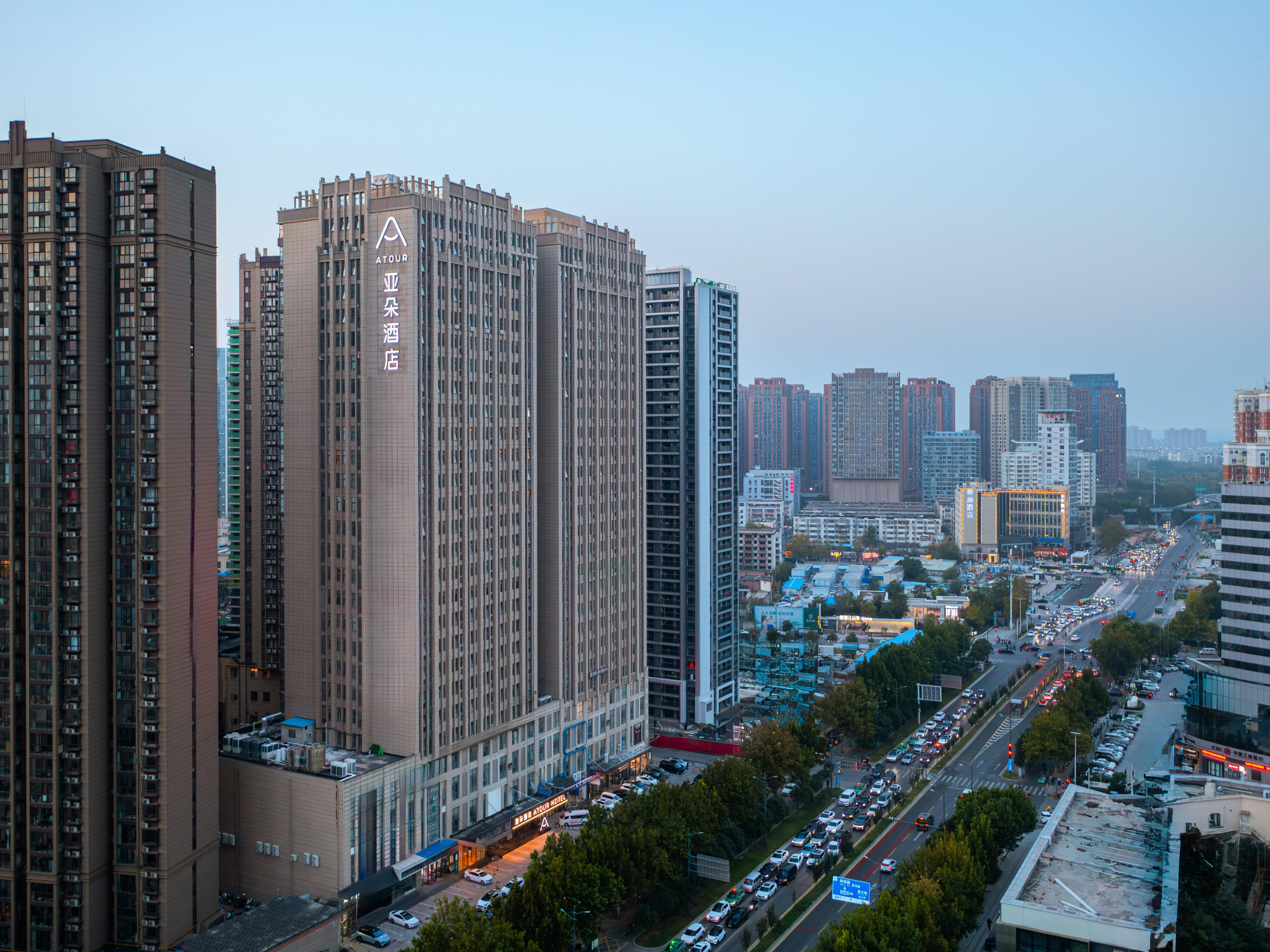 郑州曼哈顿未来路亚朵酒店