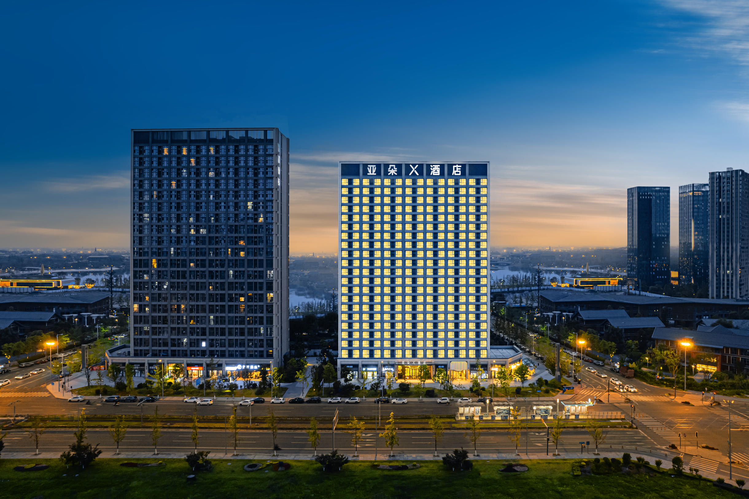 成都郫都菁蓉湖亚朵X酒店