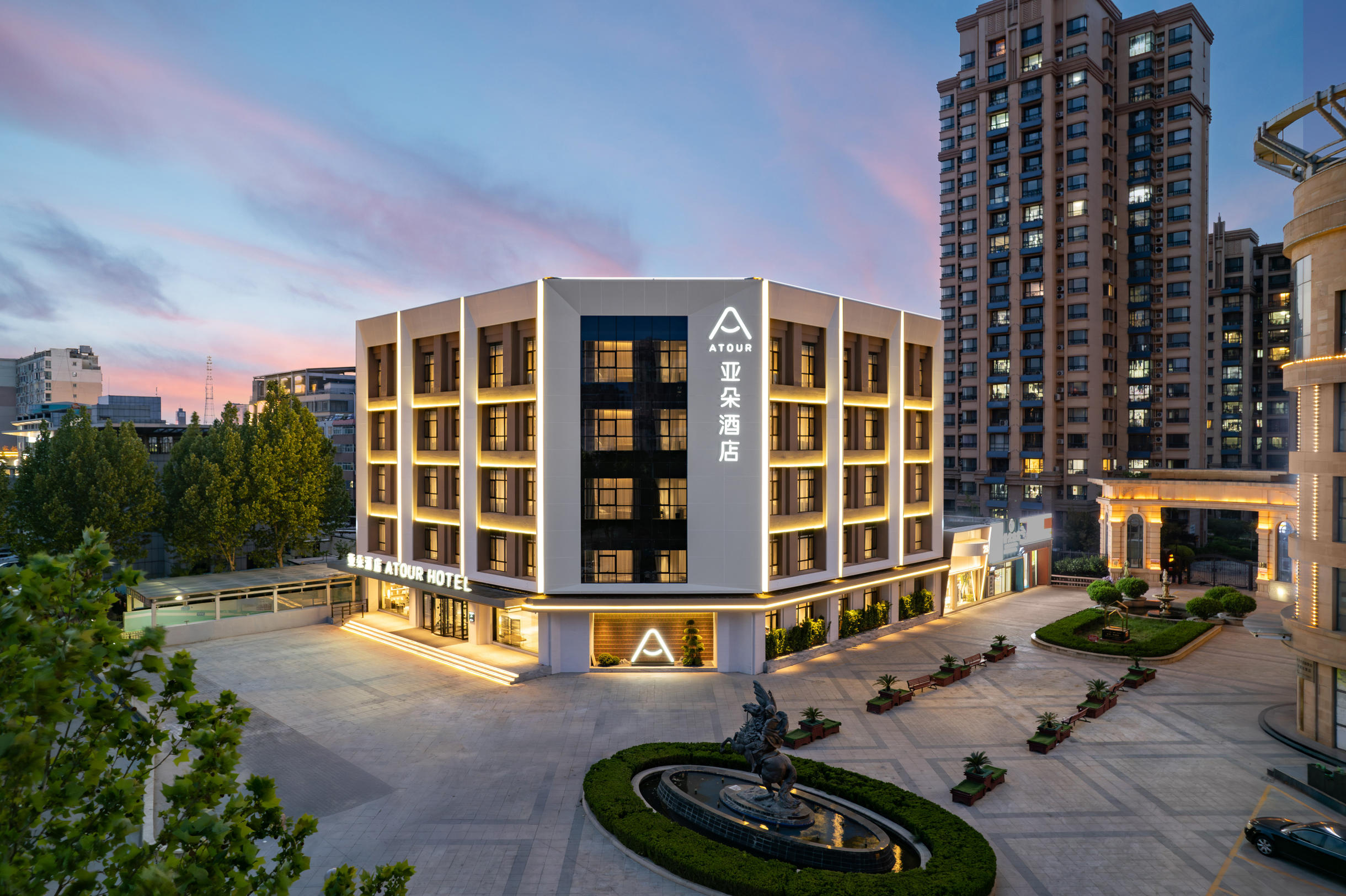 德州城市中心广场东风中路亚朵酒店