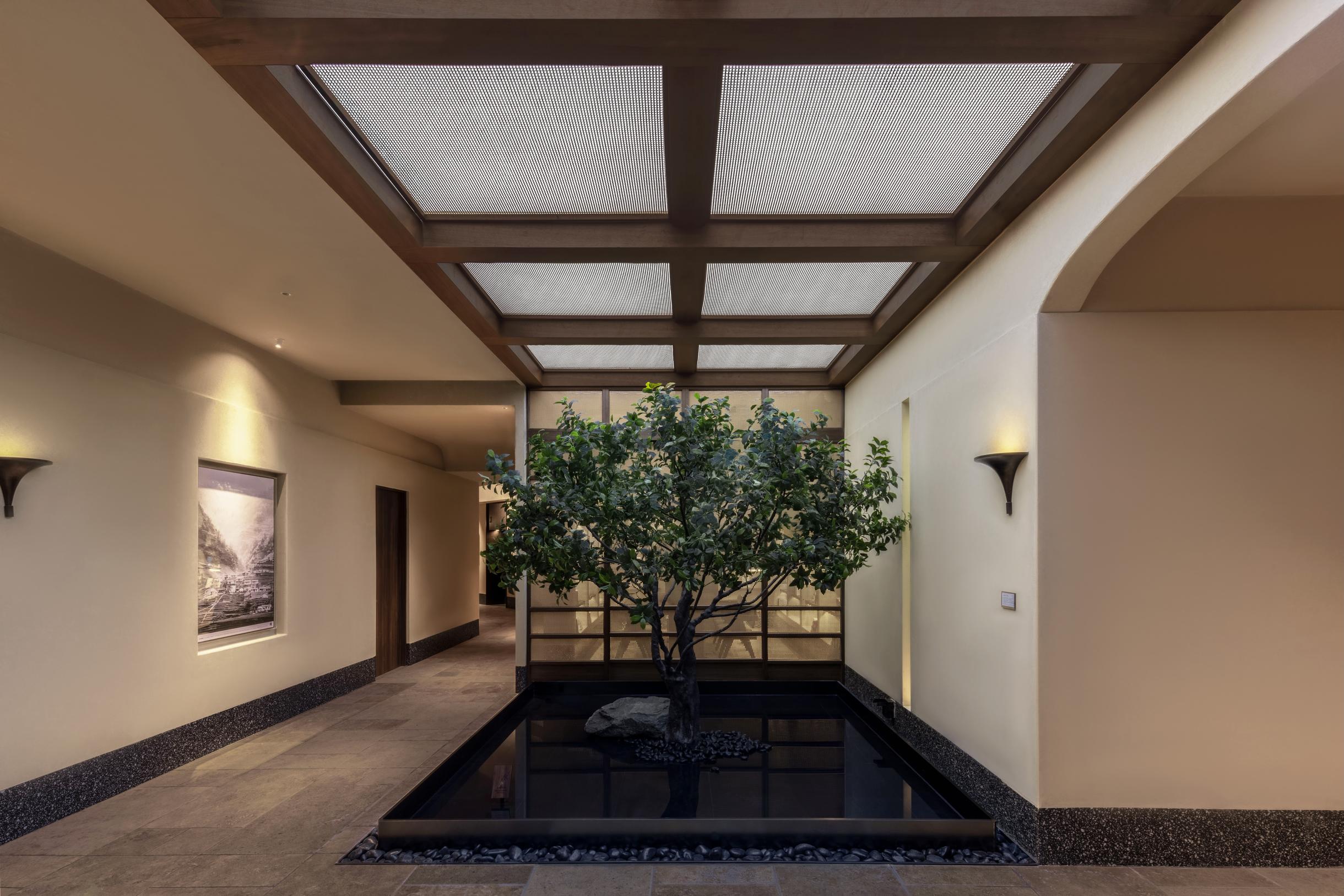 宁波老外滩美术馆亚朵酒店