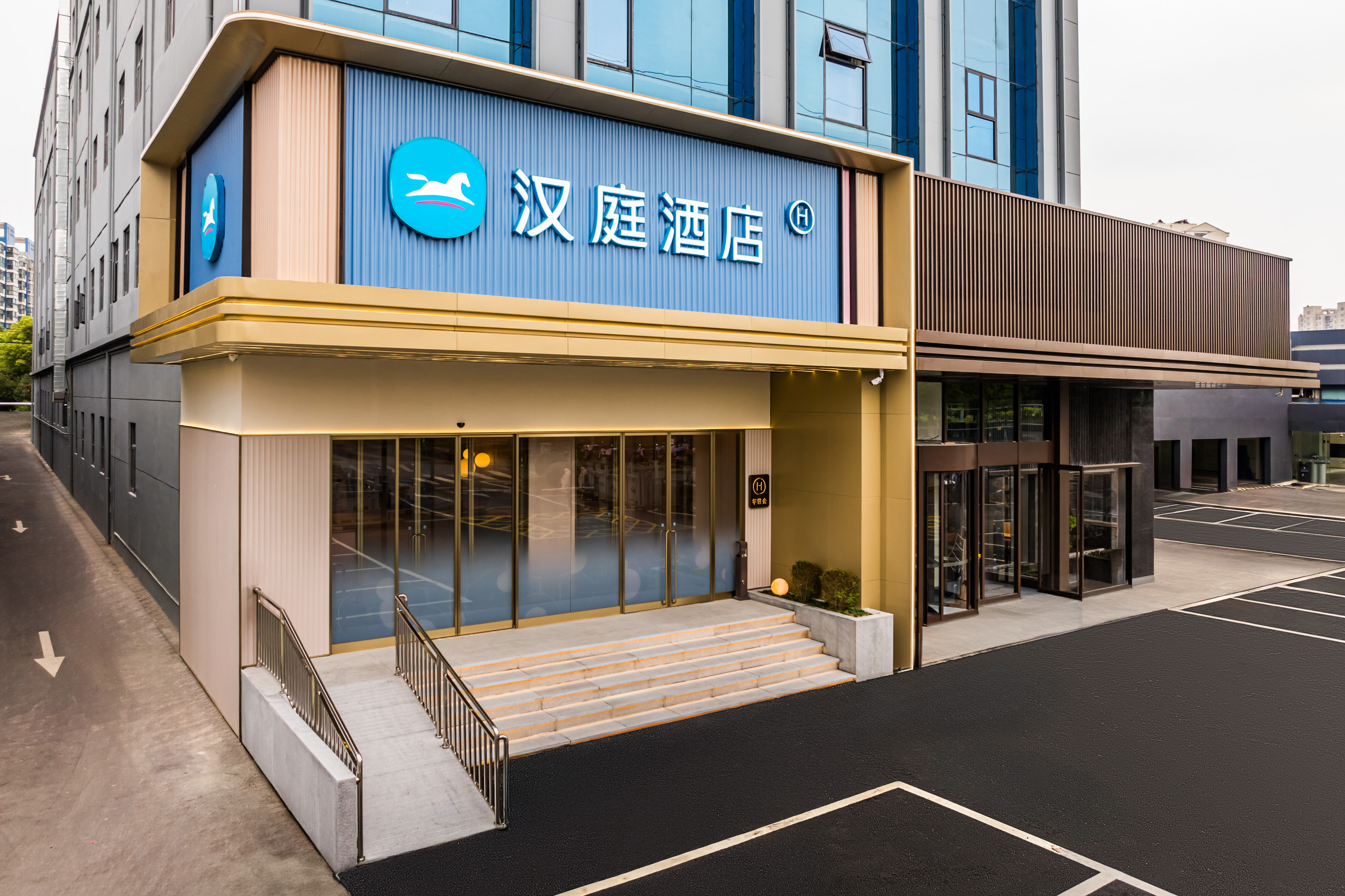 汉庭无锡太湖风景区贡湖大道酒店