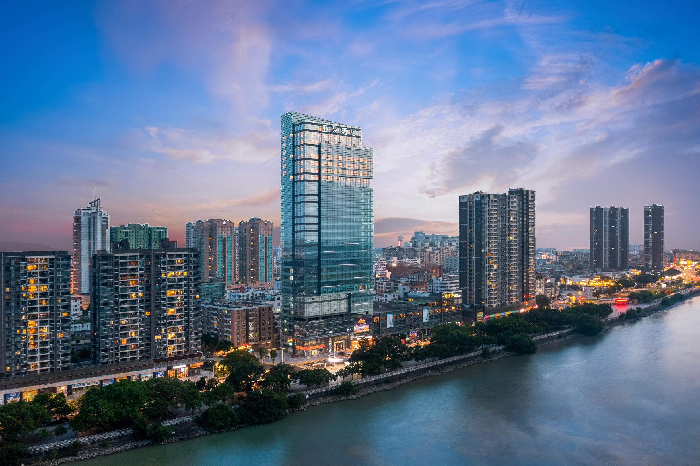 佛山顺德渔人码头亚朵酒店