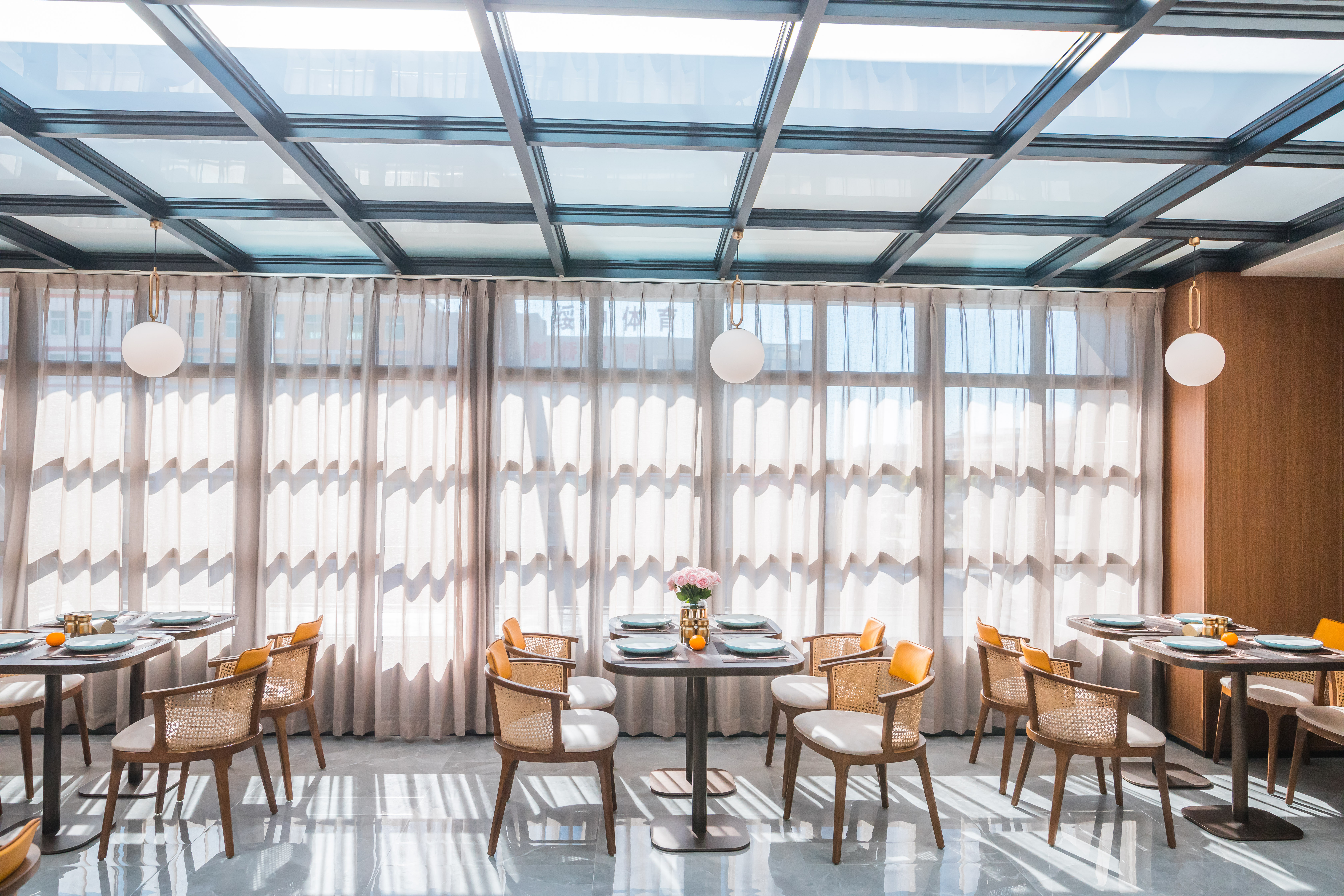 桔子绥中体育场酒店