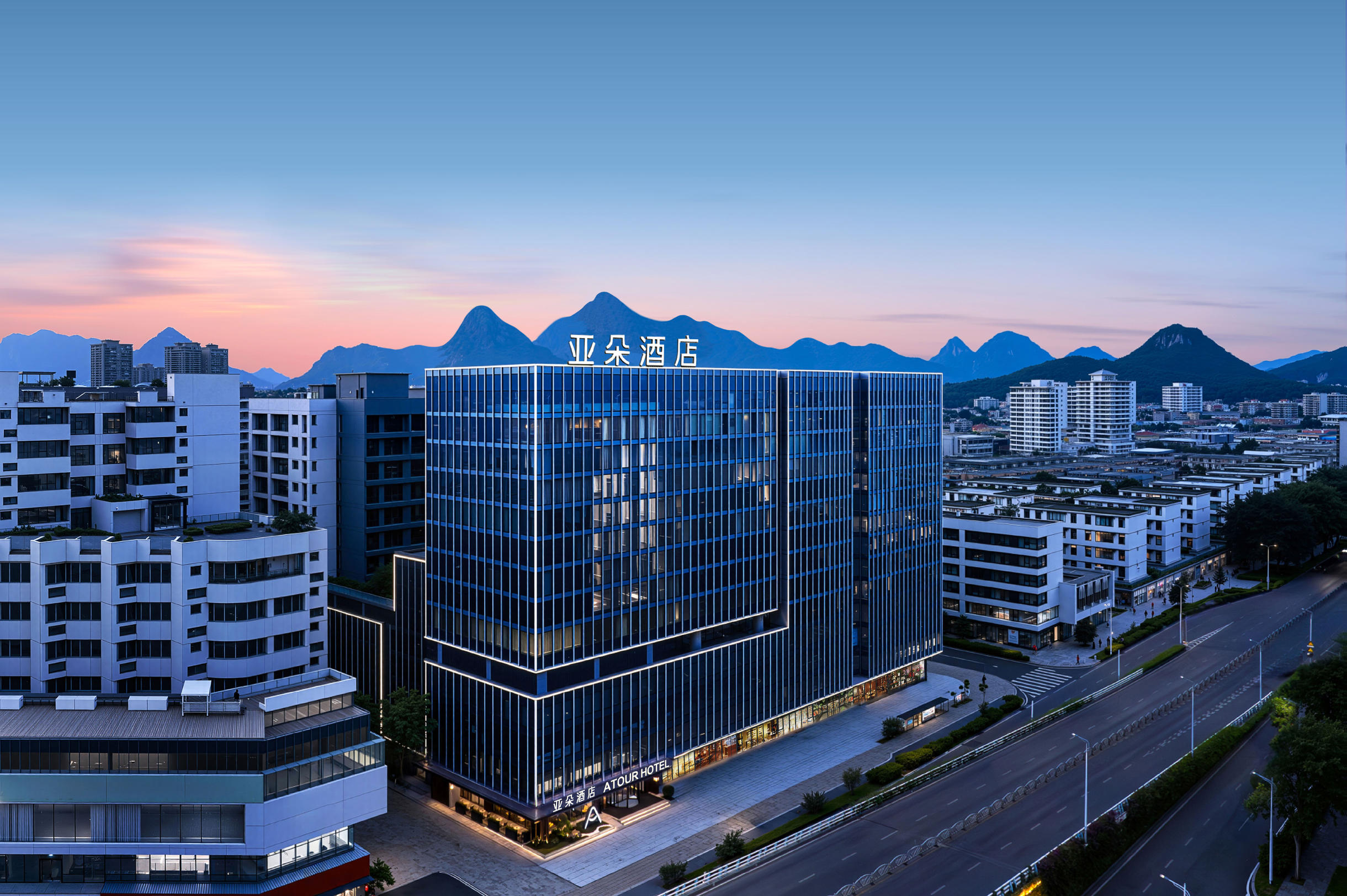 桂林火车站盈泰大厦亚朵酒店