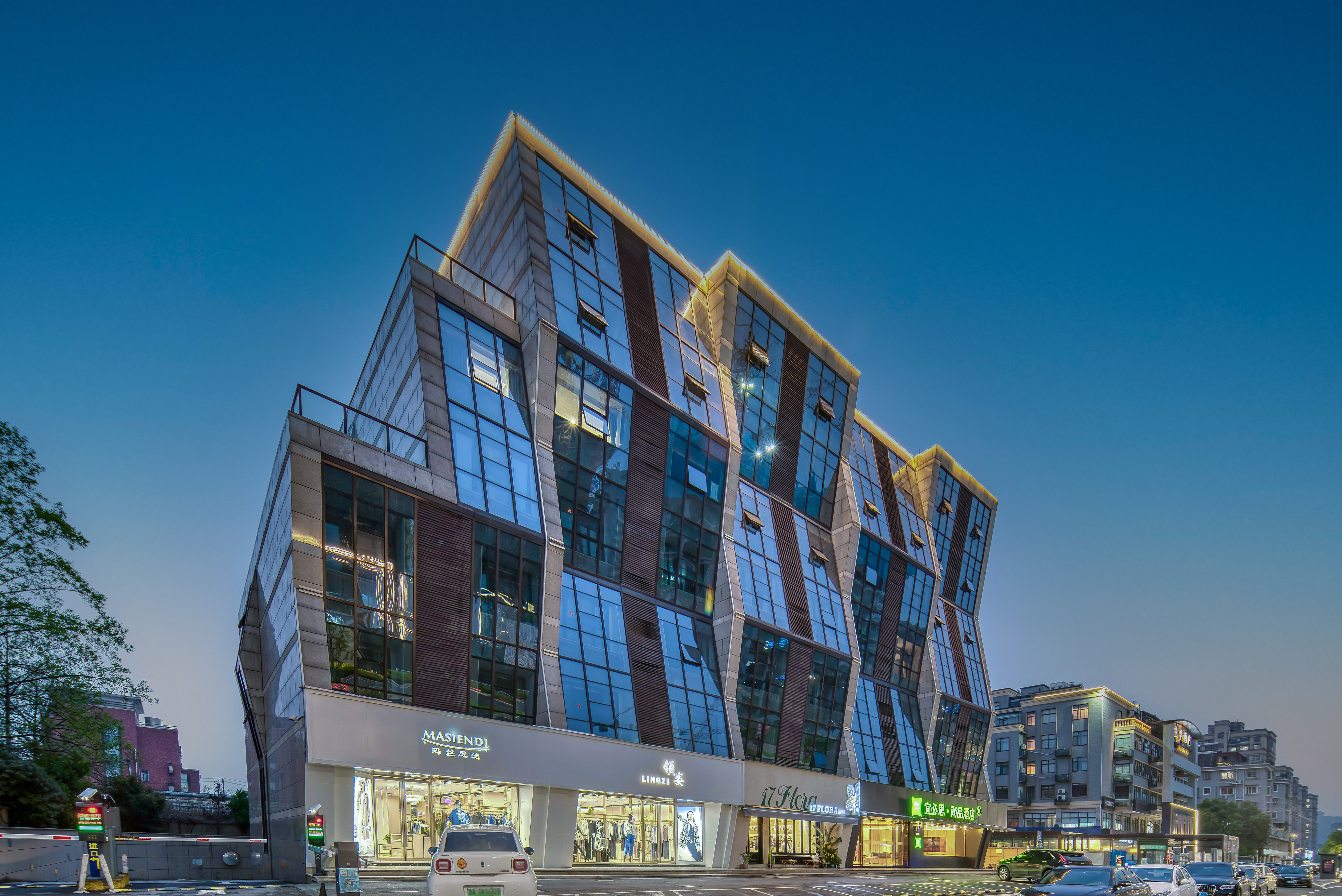 宜必思尚品杭州富阳富春江酒店（原桂花西路地铁站店）