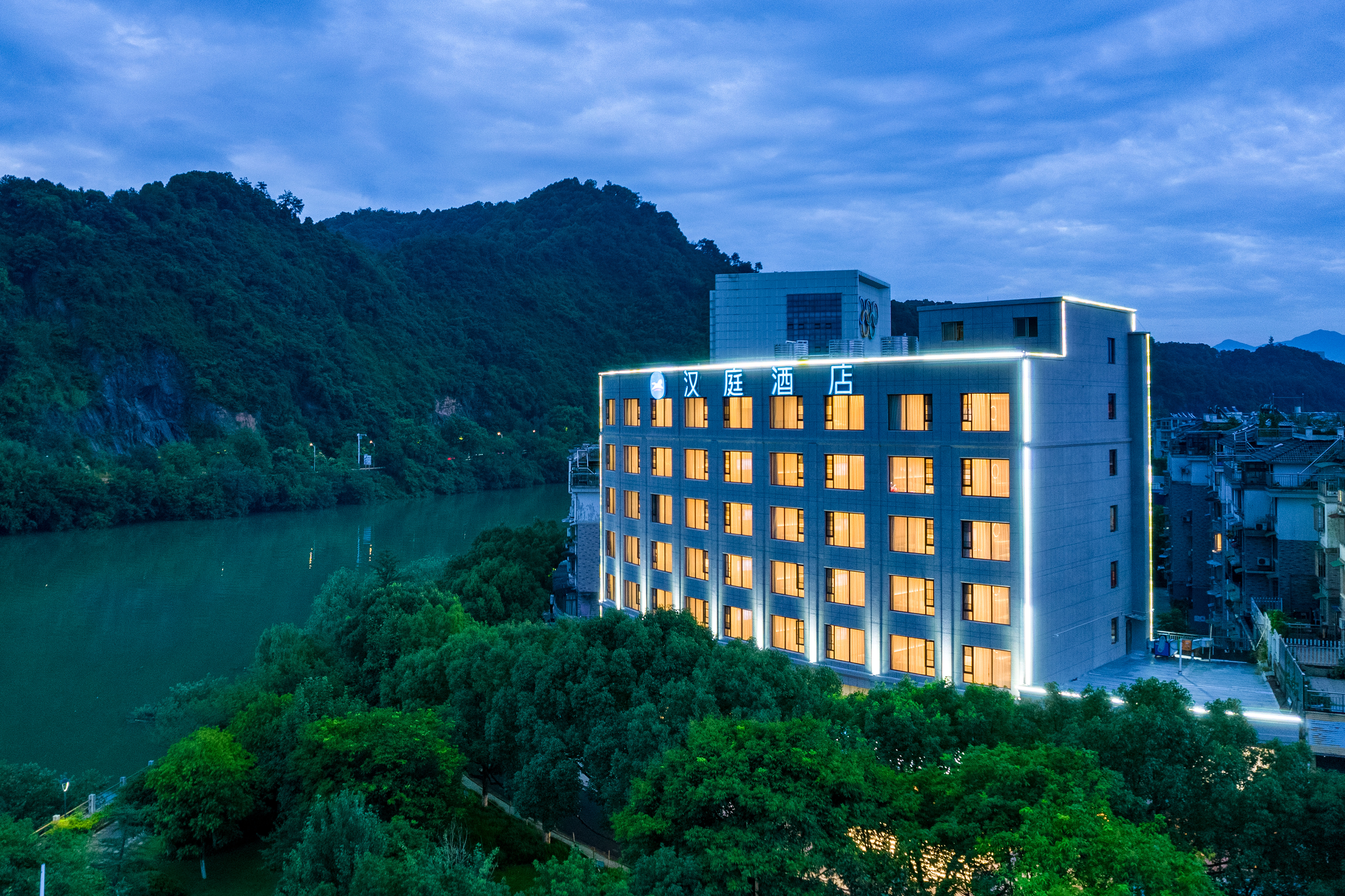 汉庭杭州桐庐富春江酒店