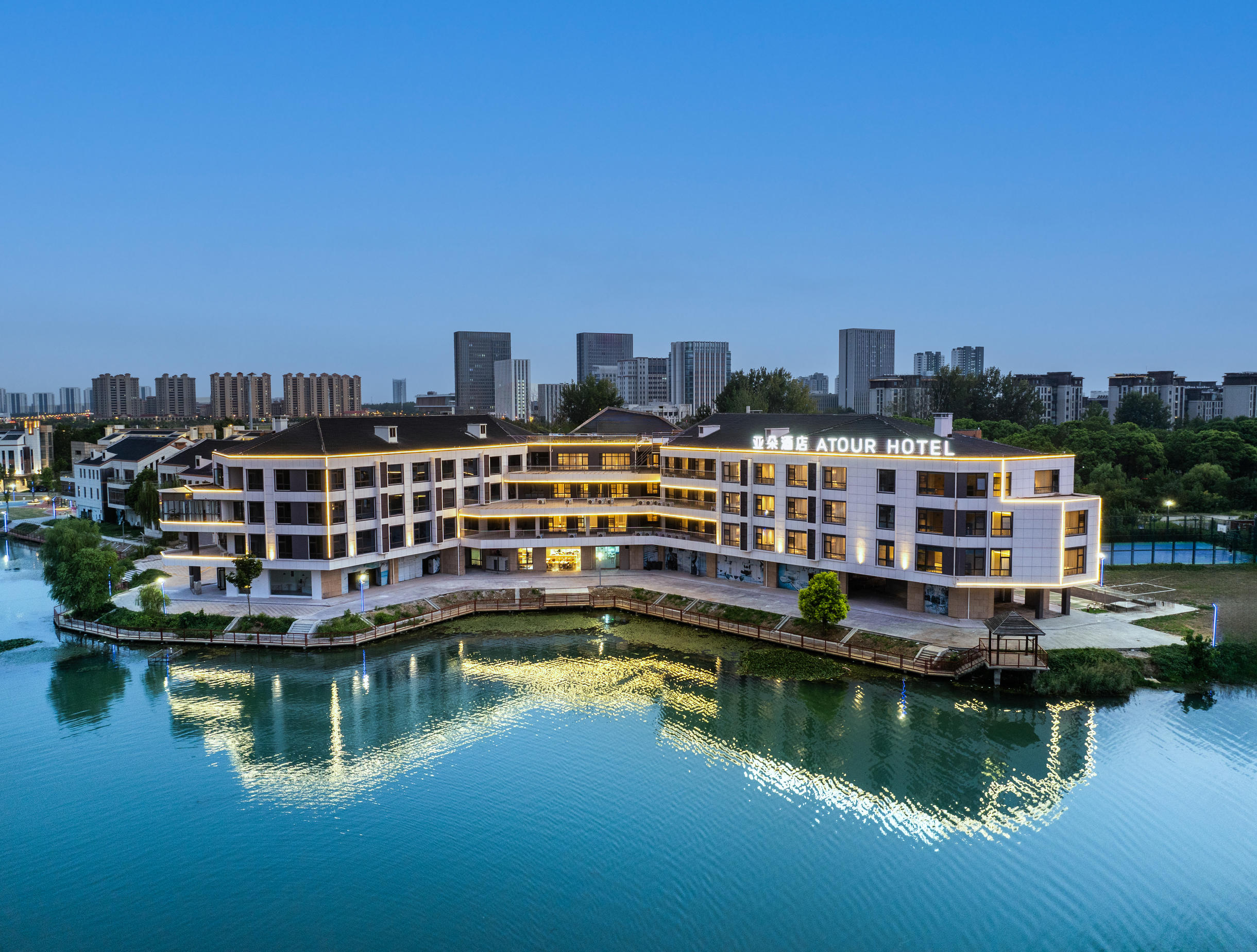 淮安大学城阳光湖亚朵酒店