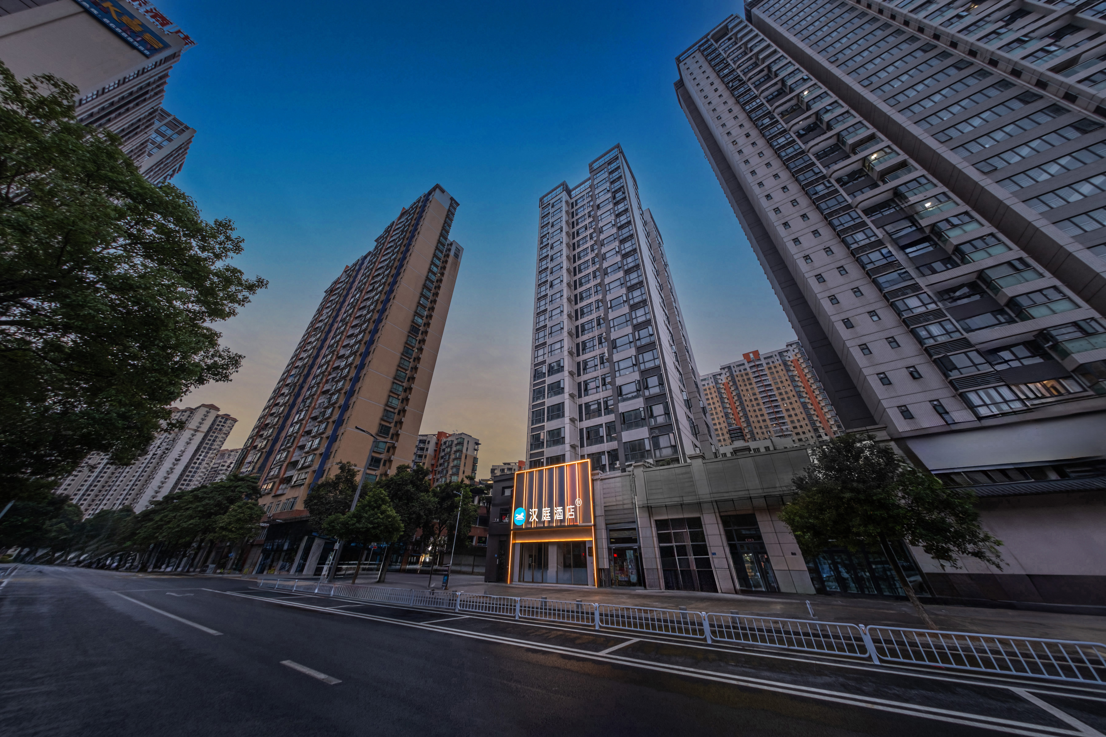 汉庭东莞石龙汇星商业中心酒店