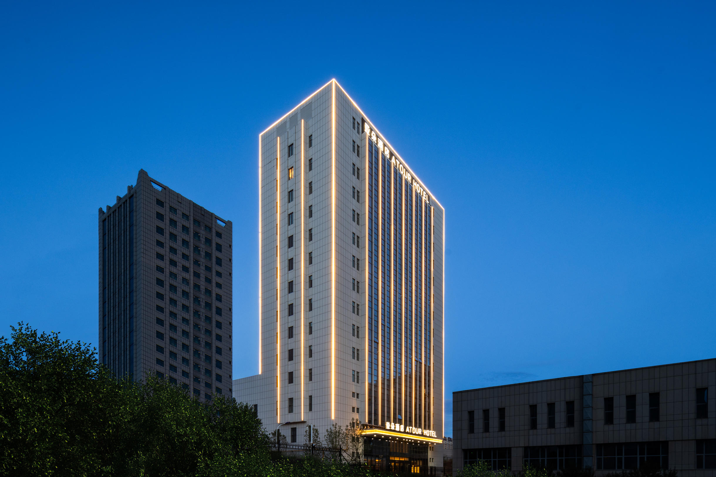 乌鲁木齐高铁站小绿谷公园亚朵酒店