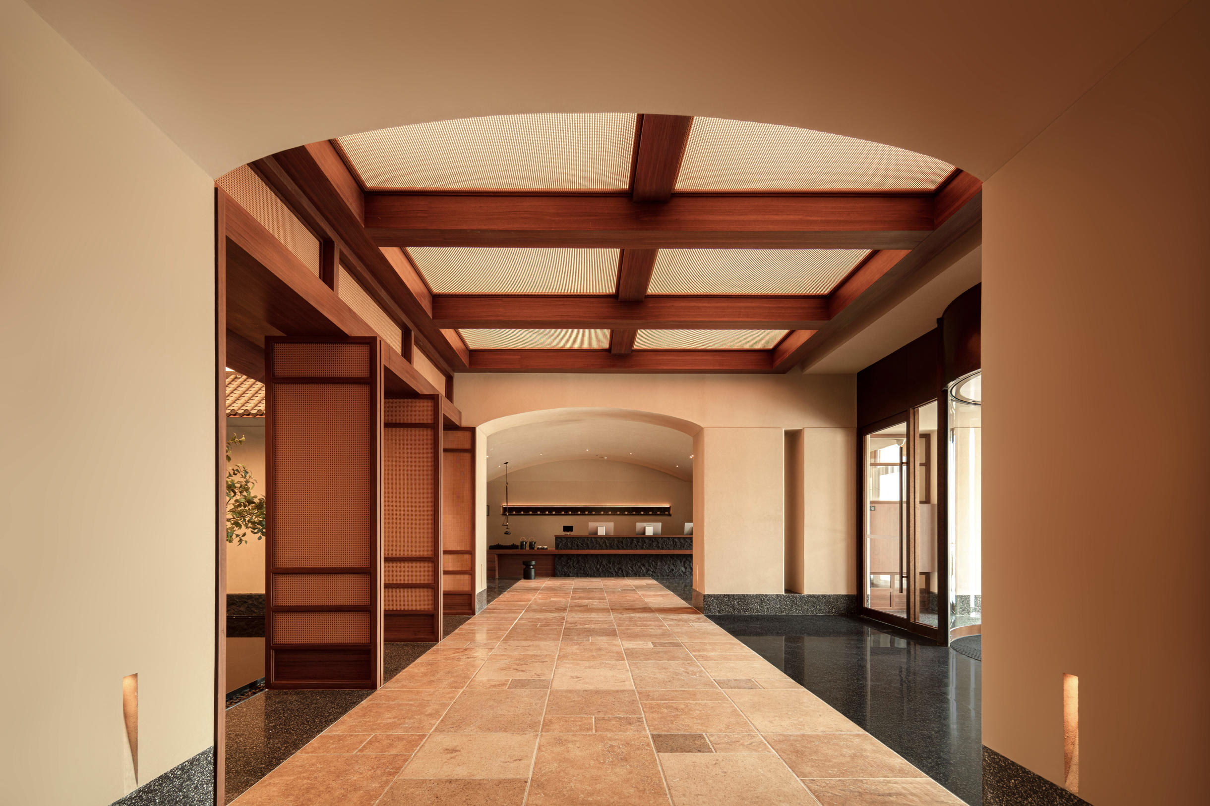 烟台莱山渔人码头海景亚朵酒店