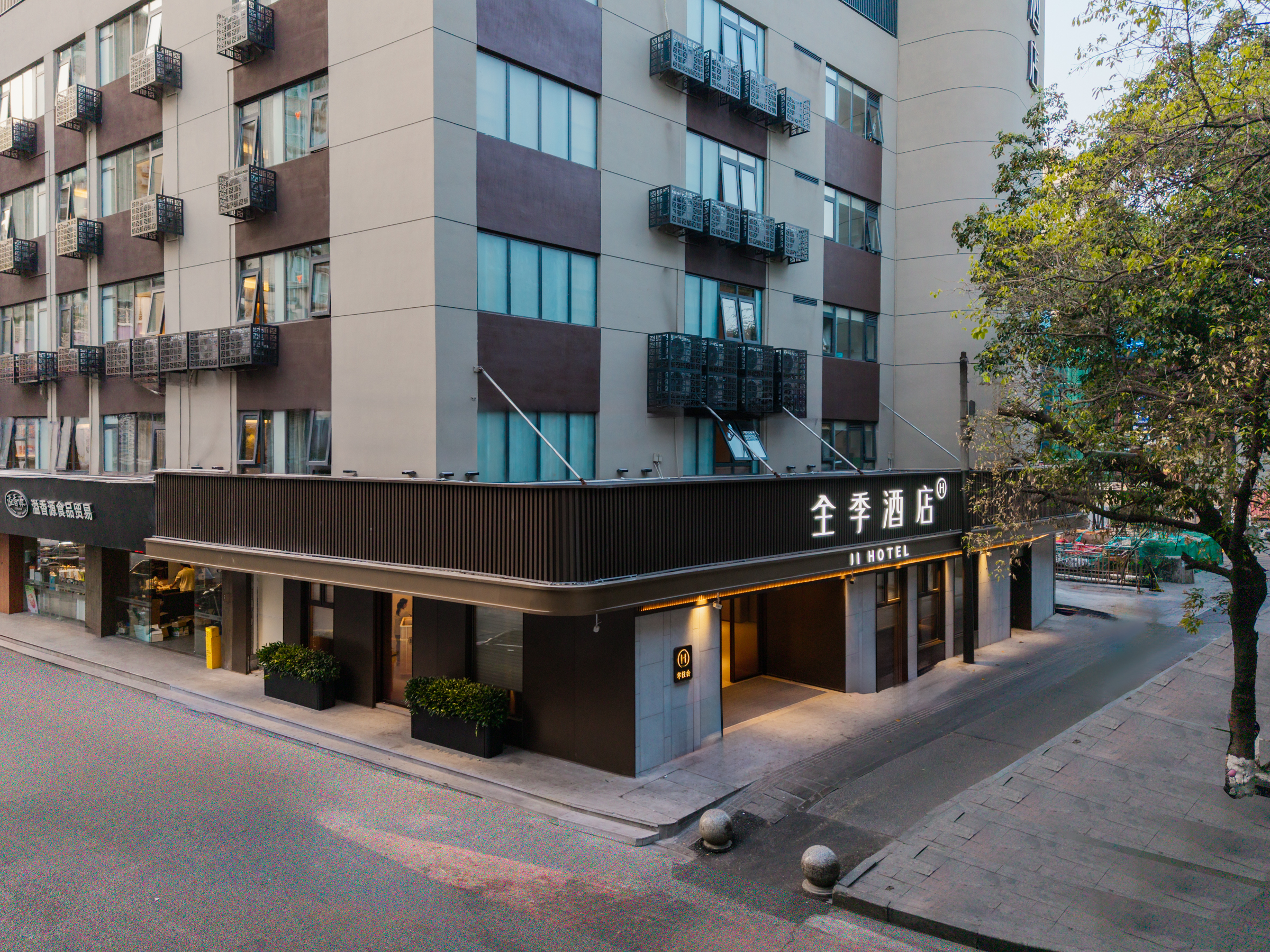 全季广州白云站江南市场酒店