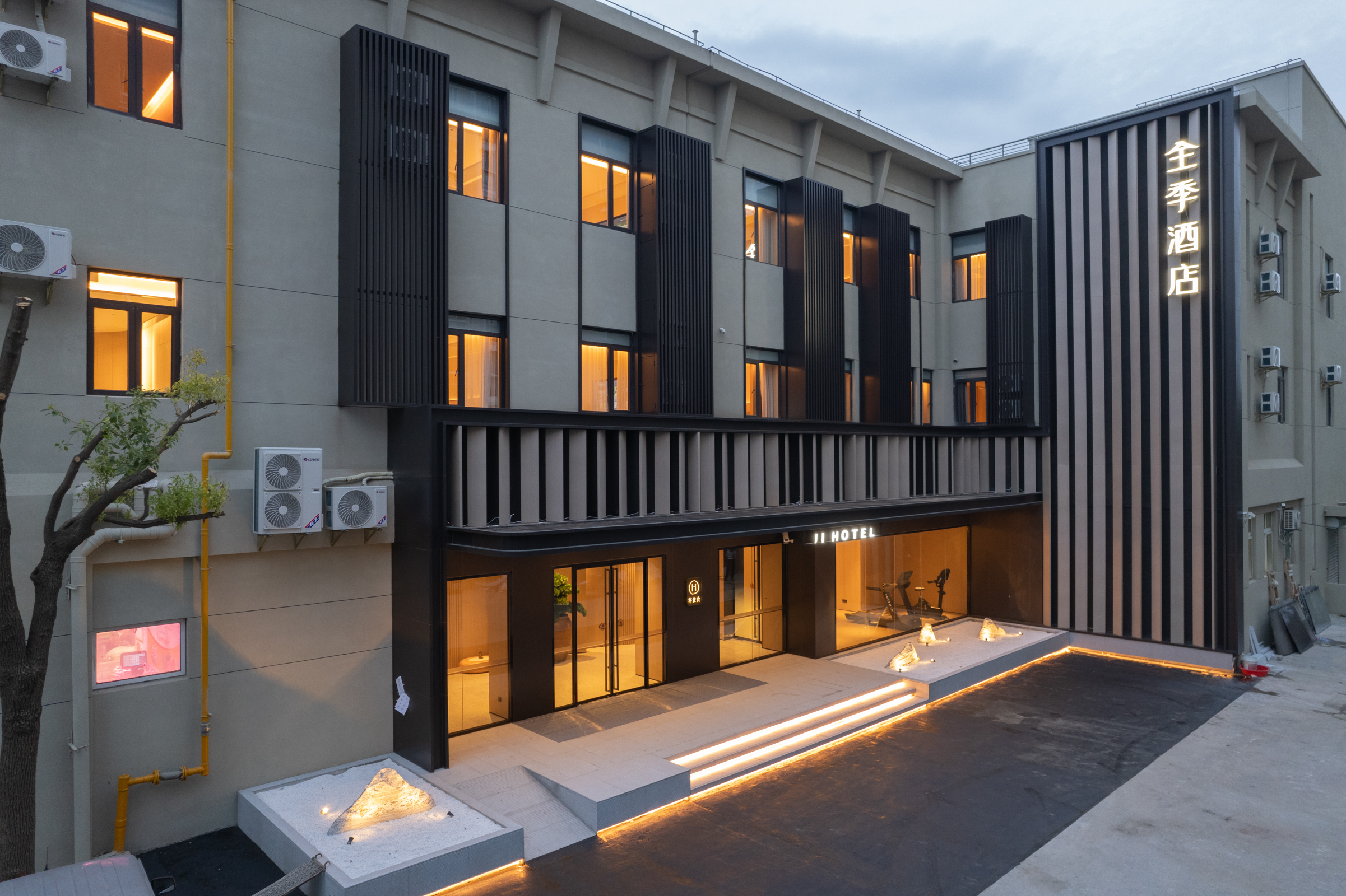 全季上海浦江五官科医院酒店